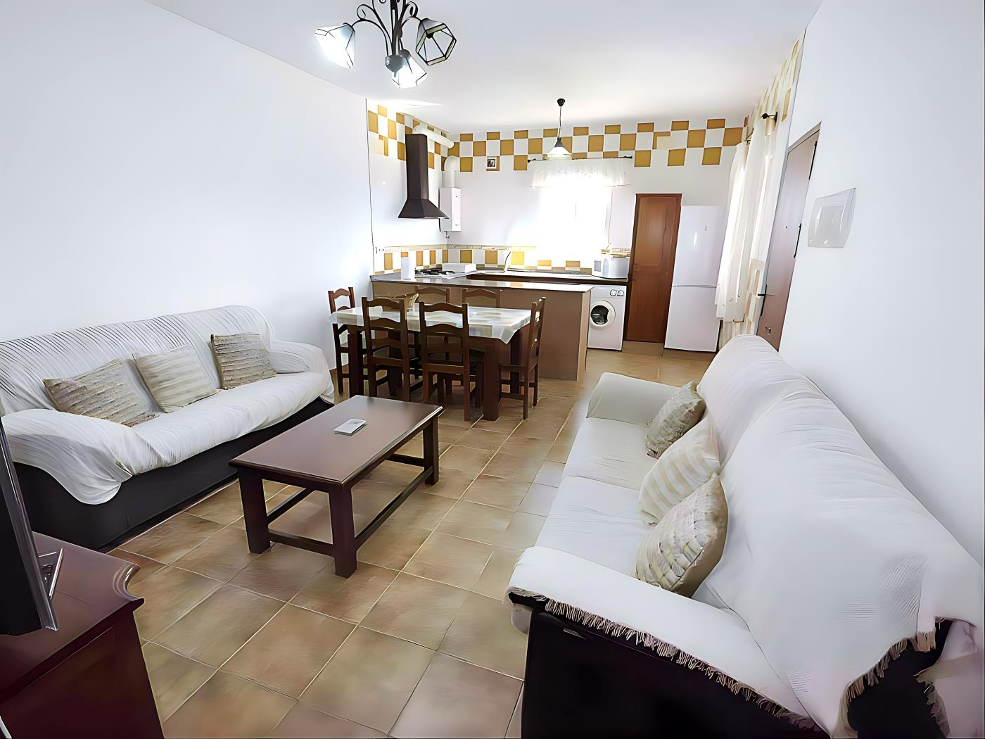 Chalet con Terraza y Barbacoa a 3 min de la Playa  El Palmar - image 4