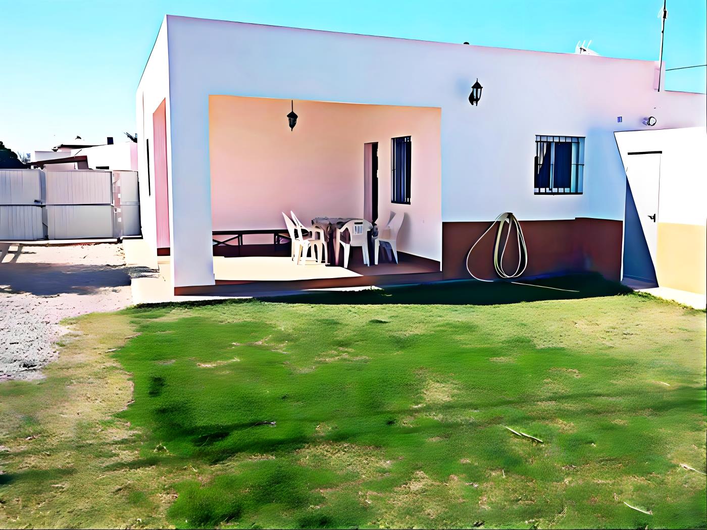 Chalet con Terraza y Barbacoa a 3 min de la Playa  El Palmar - image 6