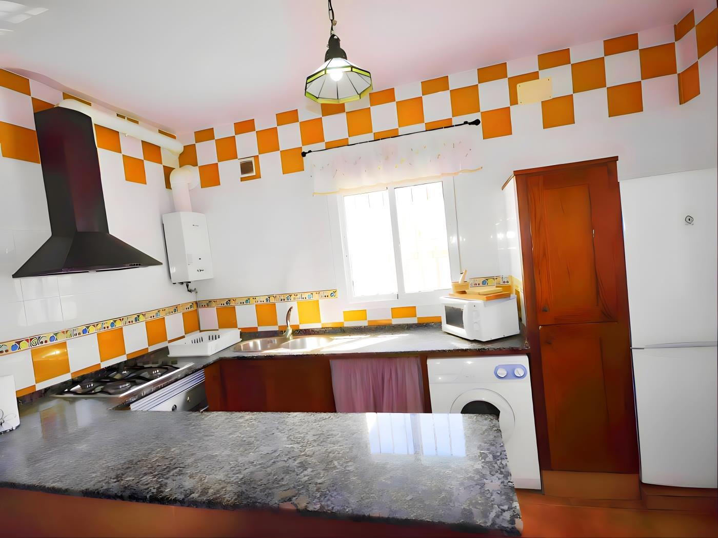 Chalet con Terraza y Barbacoa a 3 min de la Playa  El Palmar - image 17