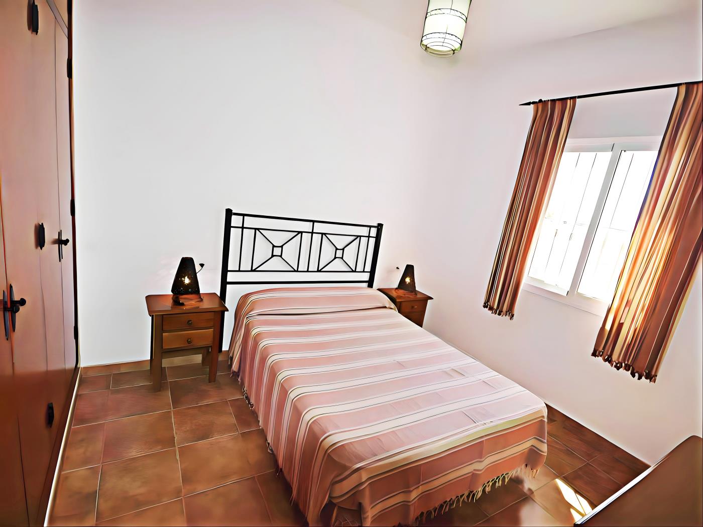 Chalet con Terraza y Barbacoa a 3 min de la Playa  El Palmar - image 18