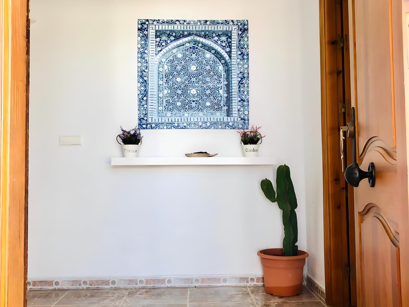 Chalet Vacacional con Piscina Privada y Parking Cerca de la Playa - image 14