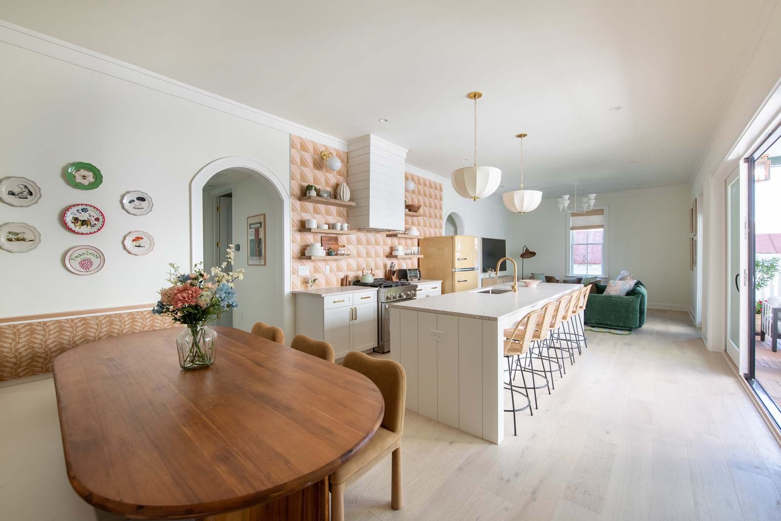 Dining seating for 7 and additional seating for 6 in the island 