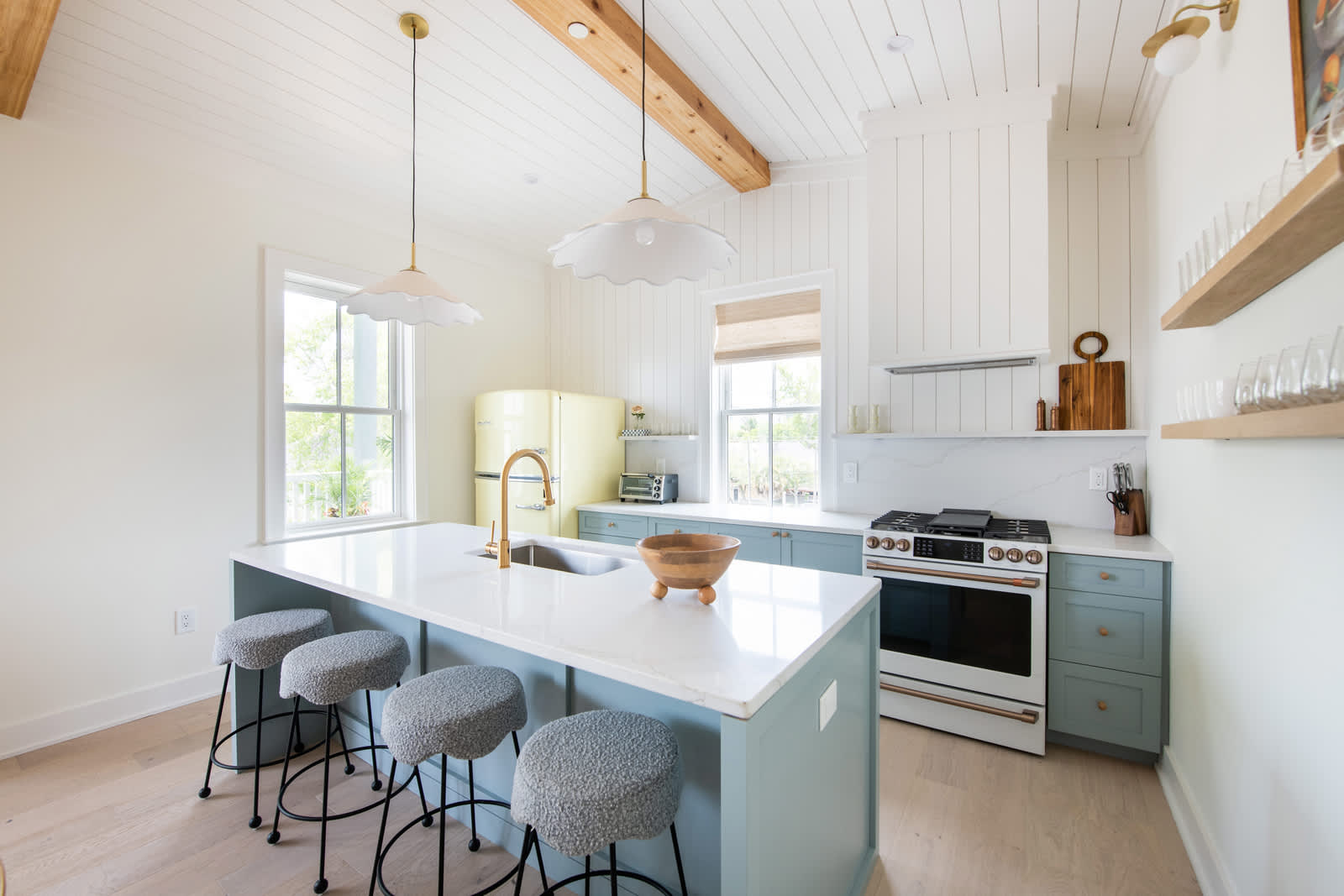 Fully equipped kitchen with everything you need to cook a meal plus additional seating for 4 in the island 