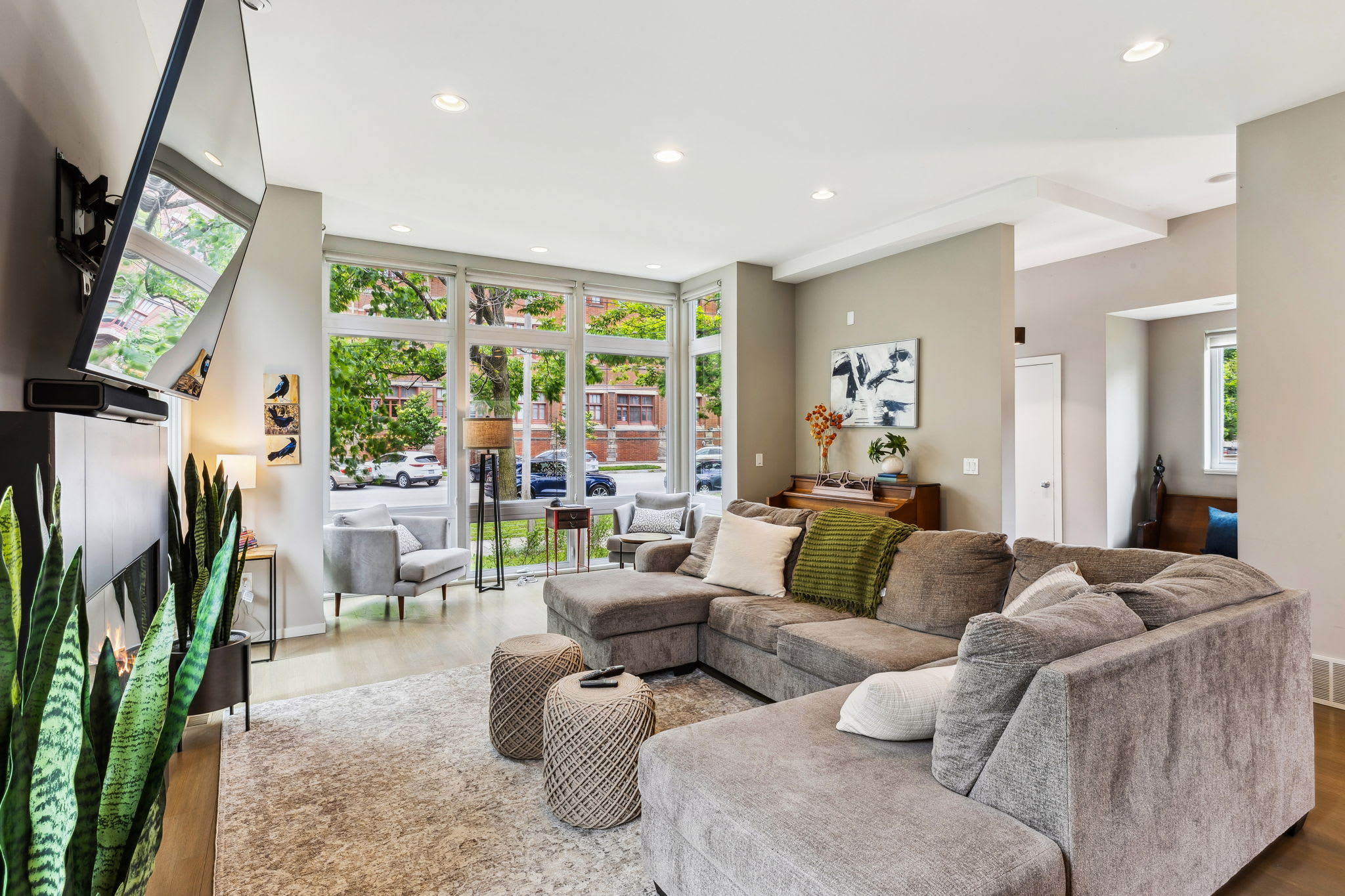Contemporary Luxe Living I Pet + Baby Friendly — Cleveland, OH — vacation rental