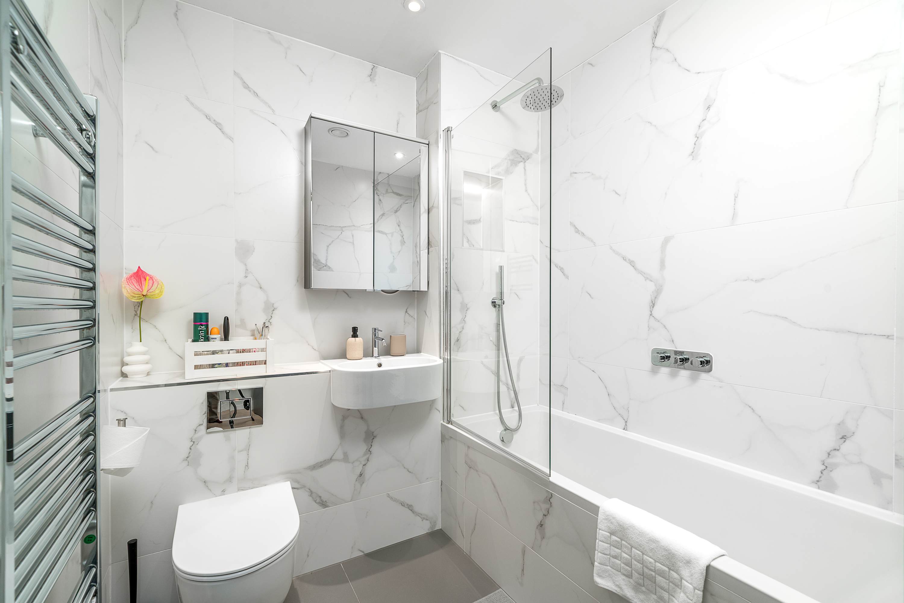 Hendon 4 Min to Station 2BR Sleeps 6 by Omega in Hendon Way 220 NW4 3NE - Property image 19 - VivreStays