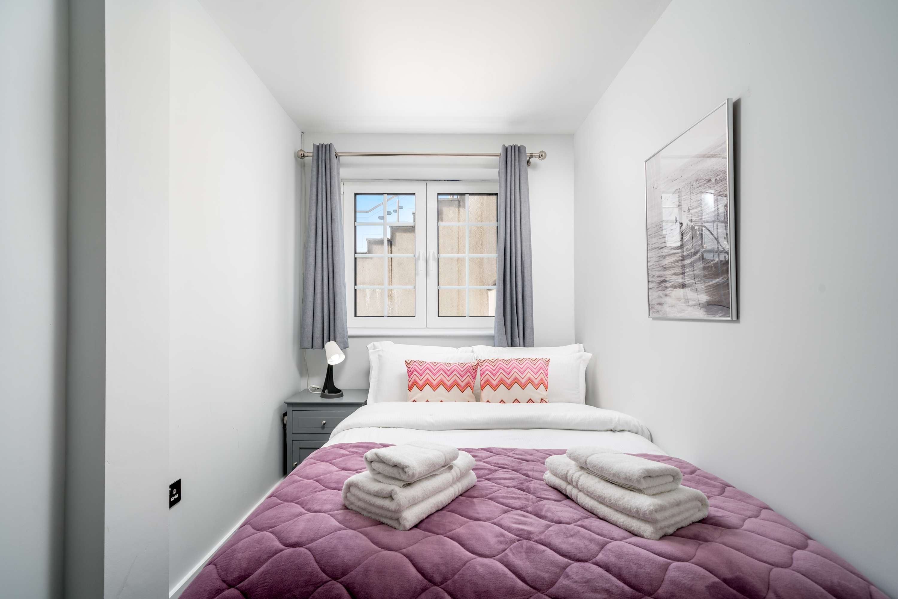Hendon 4 Min to Station 2BR Sleeps 6 by Omega in Hendon Way 220 NW4 3NE - Property image 3 - VivreStays