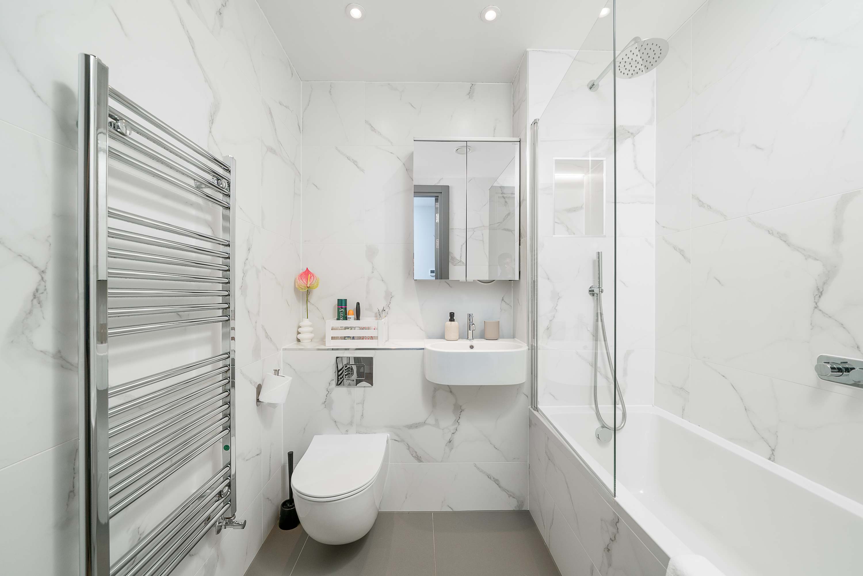 Hendon 4 Min to Station 2BR Sleeps 6 by Omega in Hendon Way 220 NW4 3NE - Property image 20 - VivreStays