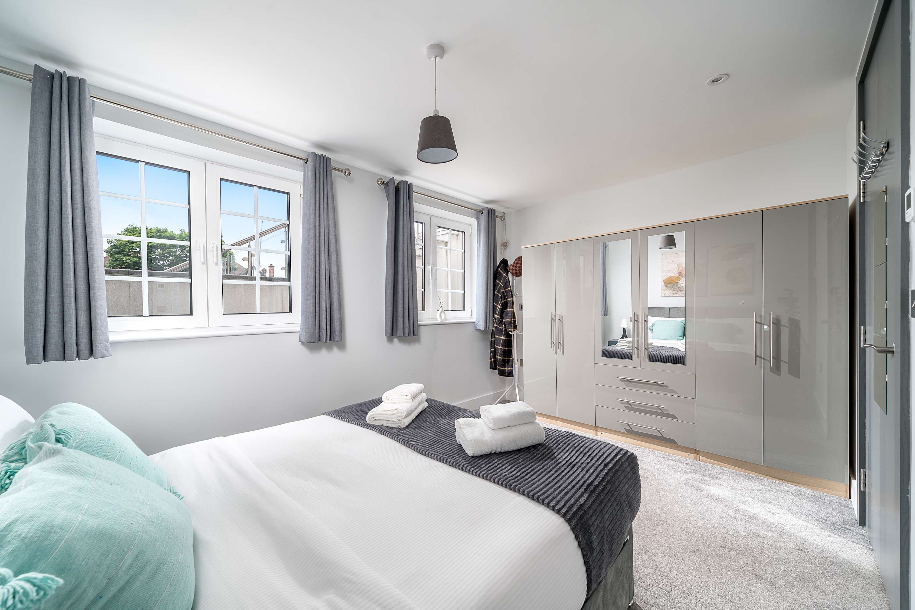 Hendon 4 Min to Station 2BR Sleeps 6 by Omega in Hendon Way 220 NW4 3NE - Property image 16 - VivreStays