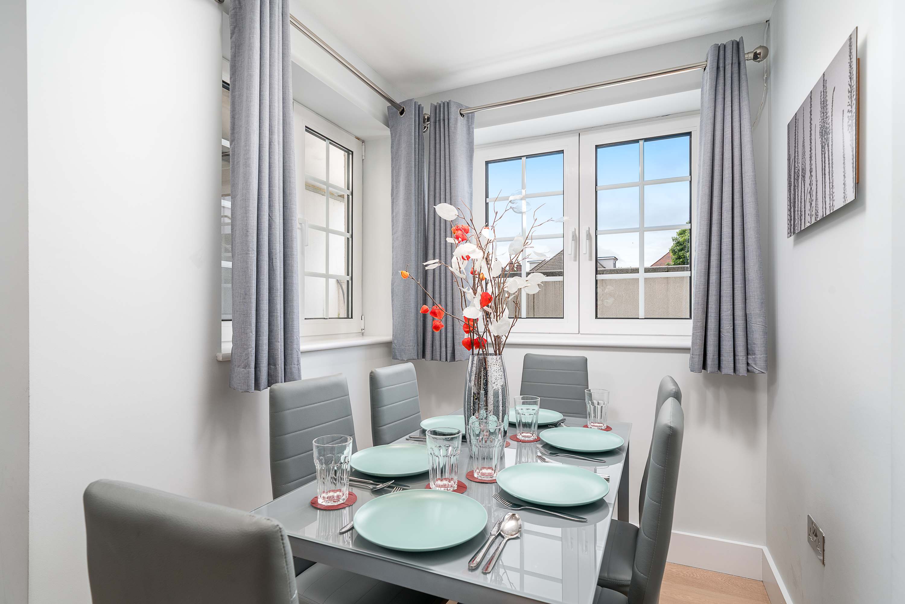Hendon 4 Min to Station 2BR Sleeps 6 by Omega in Hendon Way 220 NW4 3NE - Property image 14 - VivreStays