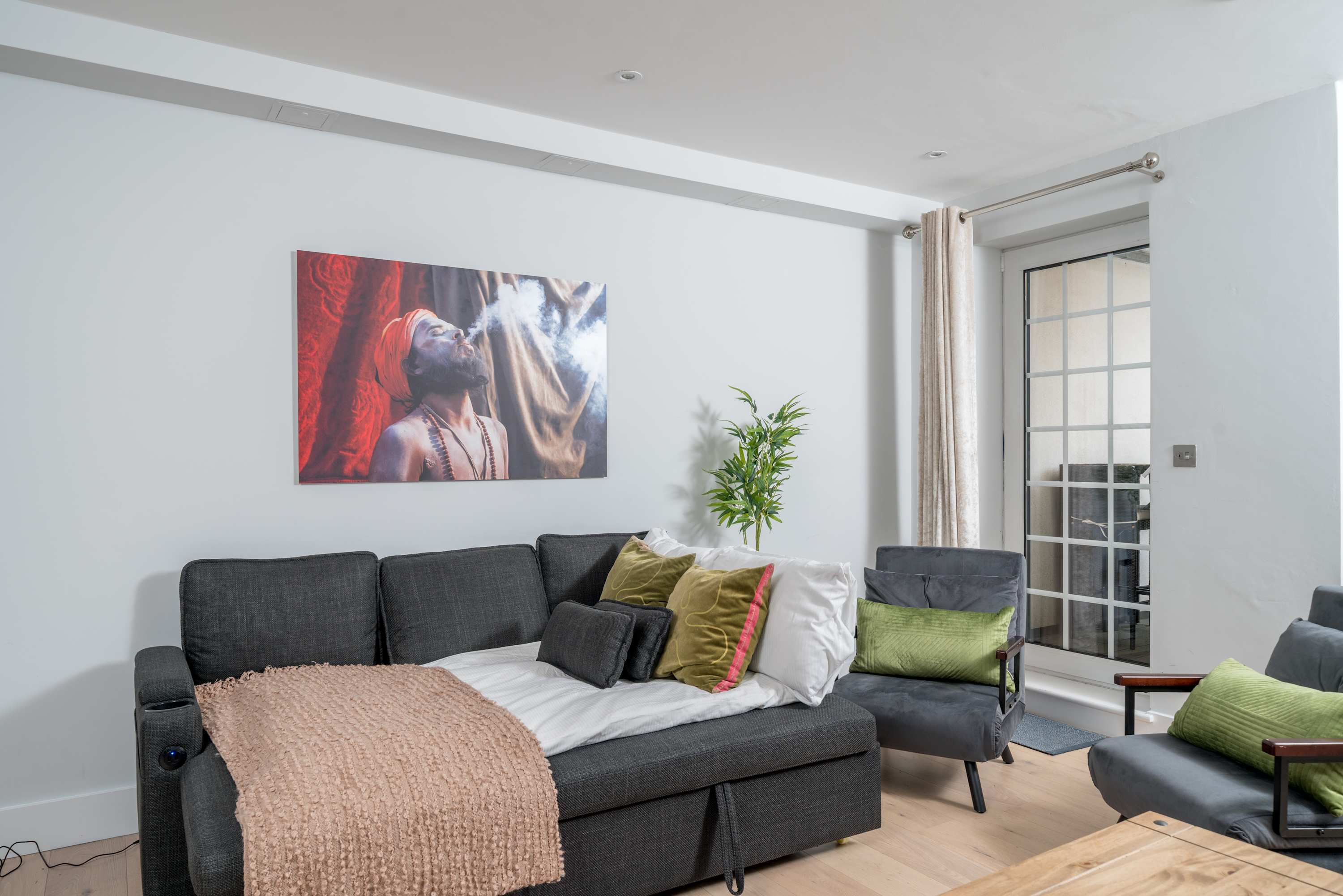 Hendon 4 Min to Station 2BR Sleeps 6 by Omega in Hendon Way 220 NW4 3NE - Property image 8 - VivreStays