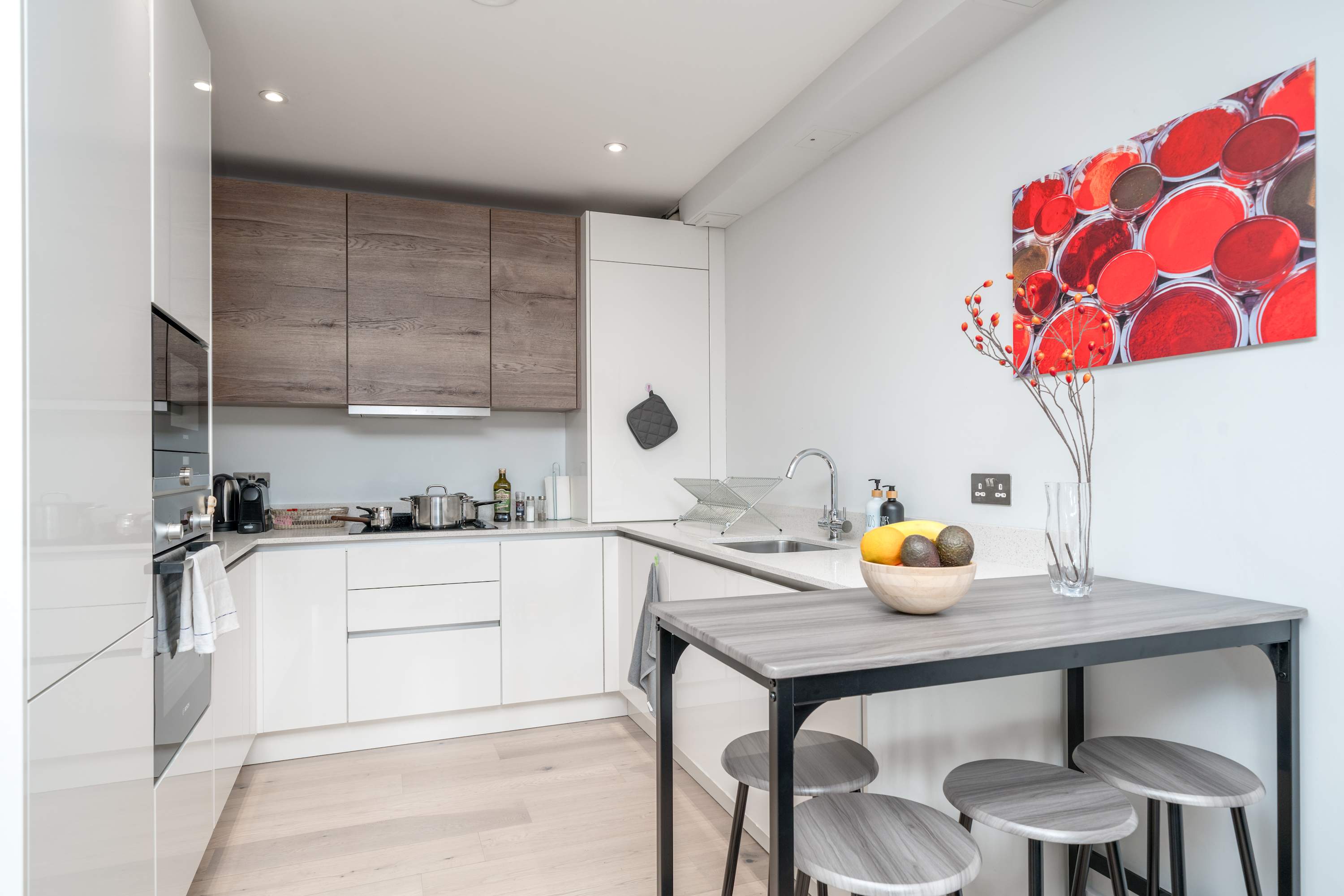 Hendon 4 Min to Station 2BR Sleeps 6 by Omega in Hendon Way 220 NW4 3NE - Property image 13 - VivreStays