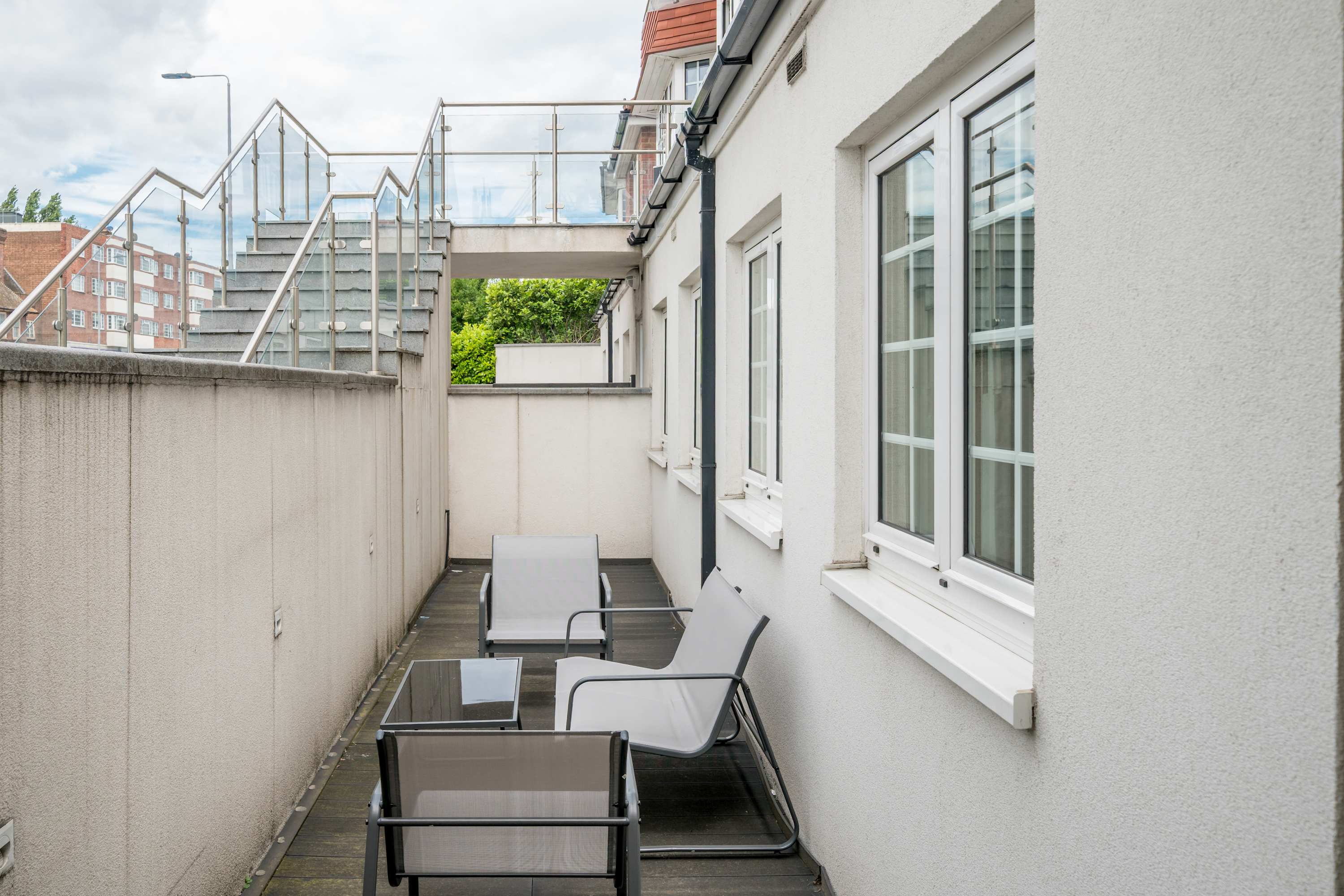Hendon 4 Min to Station 2BR Sleeps 6 by Omega in Hendon Way 220 NW4 3NE - Property image 23 - VivreStays