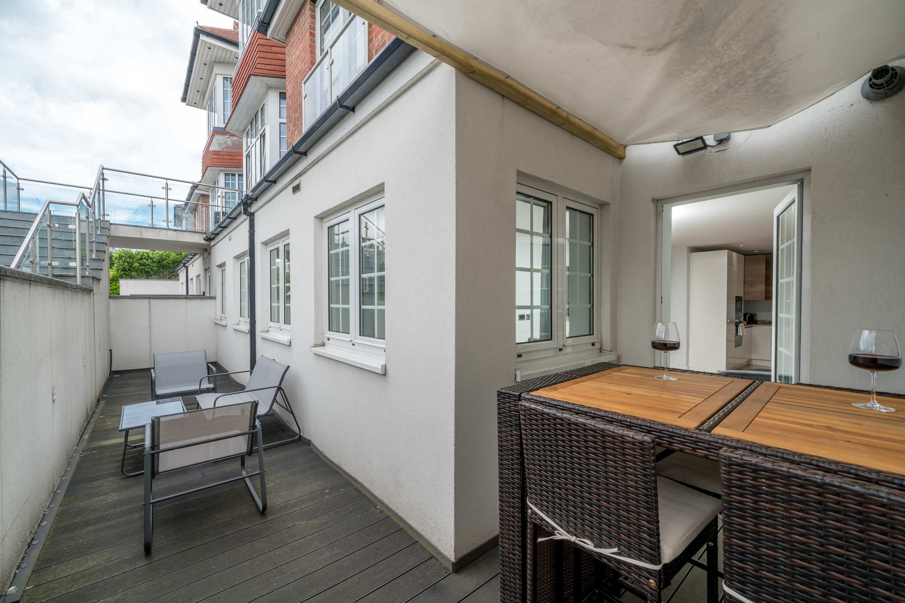 Hendon 4 Min to Station 2BR Sleeps 6 by Omega in Hendon Way 220 NW4 3NE - Property image 10 - VivreStays