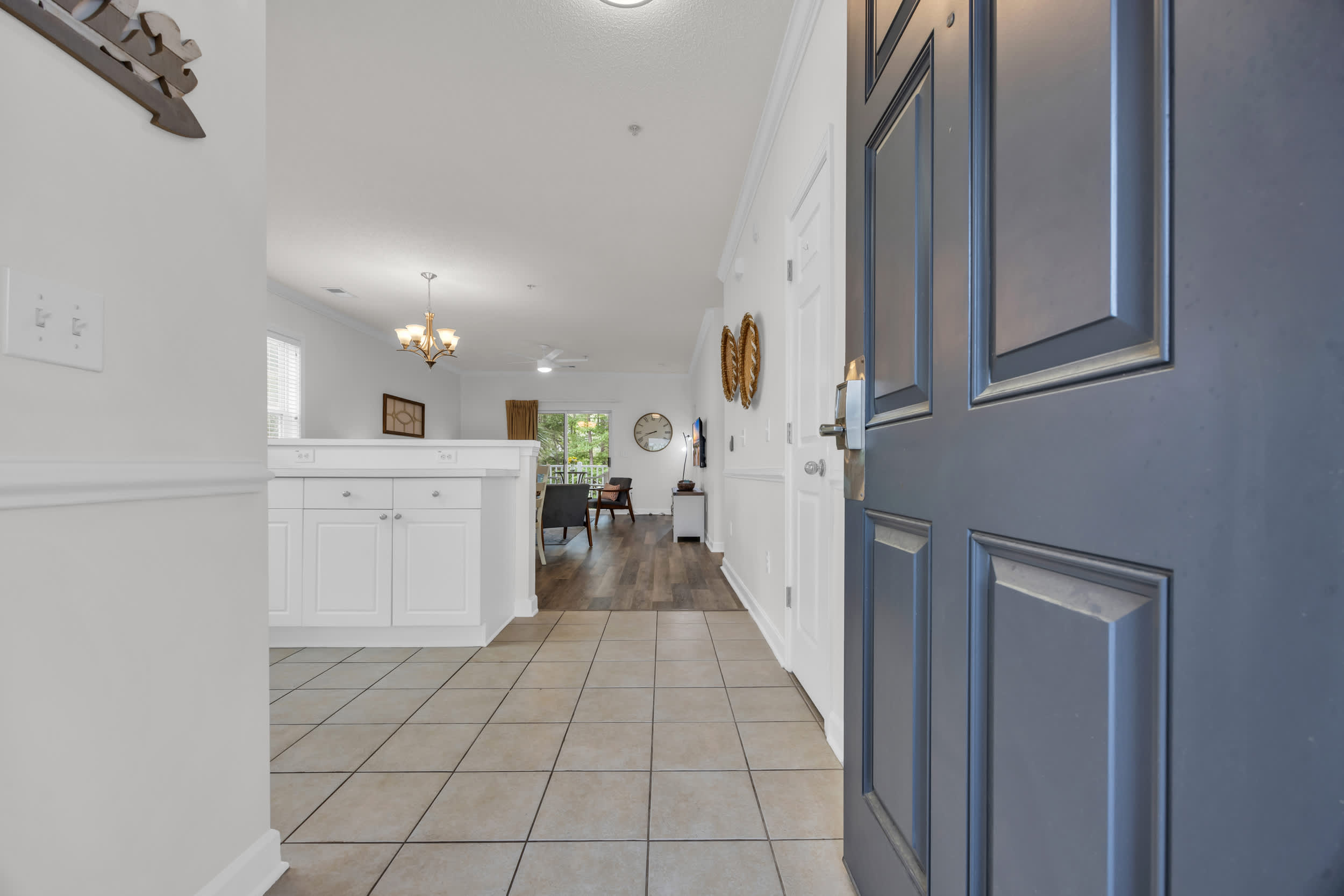 Cozy Pet Friendly Home Minutes to Beach