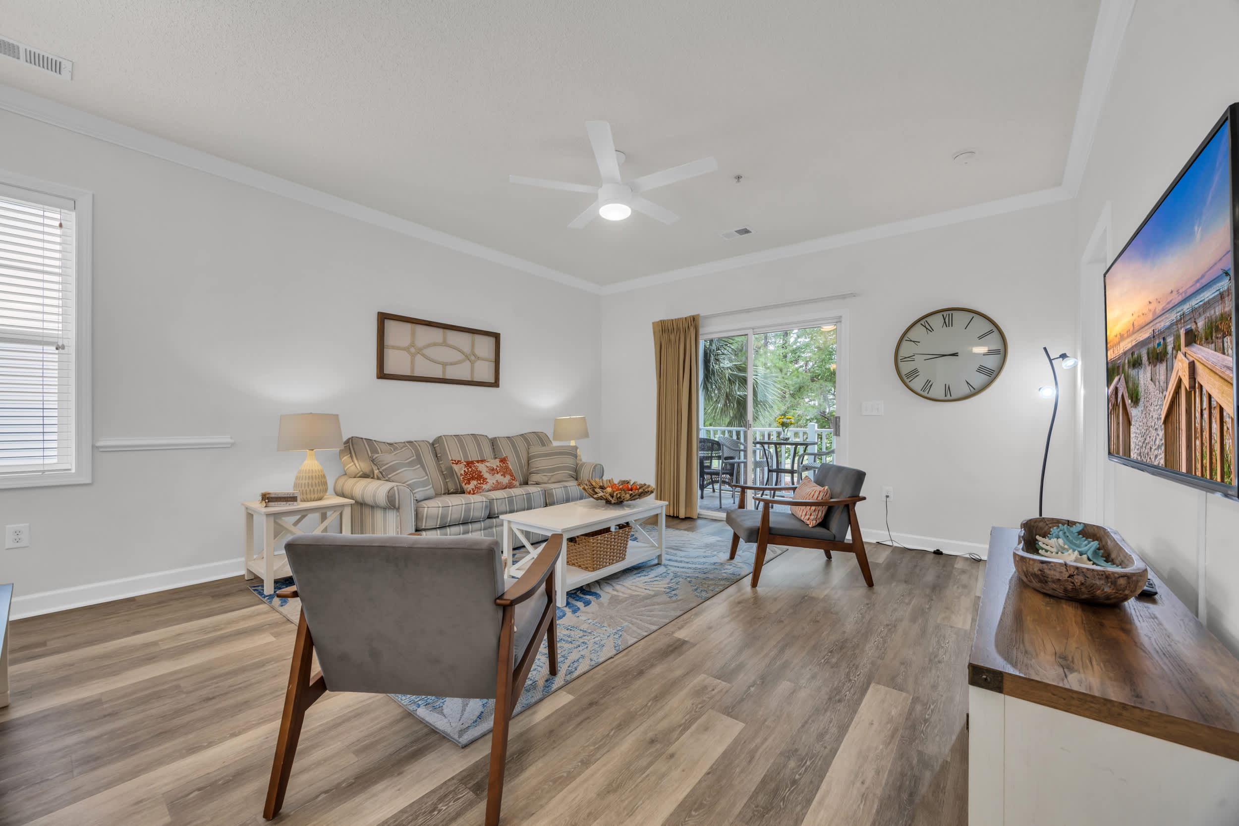 Cozy Pet Friendly Home Minutes to Beach