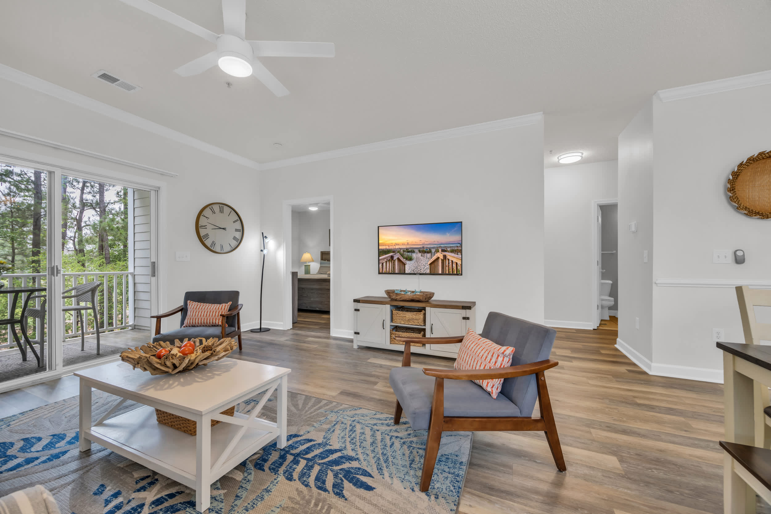 Cozy Pet Friendly Home Minutes to Beach