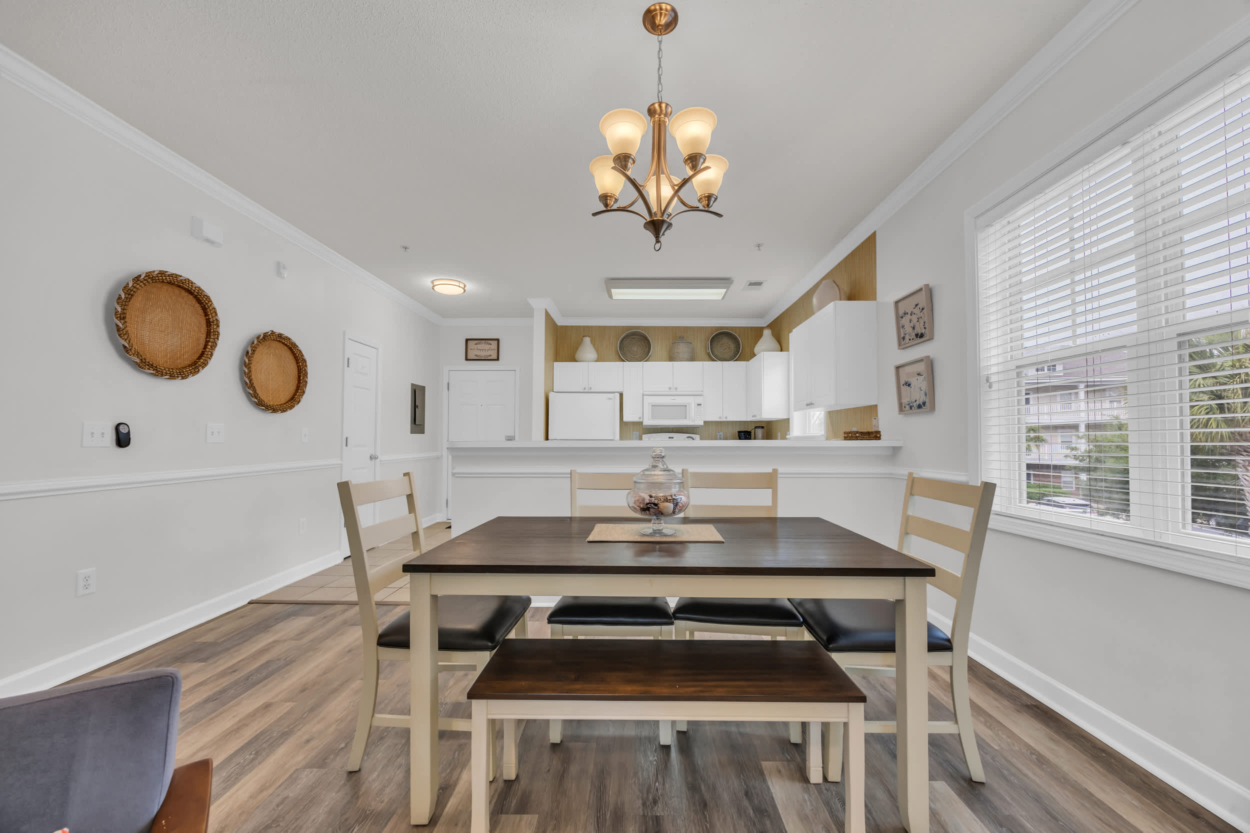 Cozy Pet Friendly Home Minutes to Beach