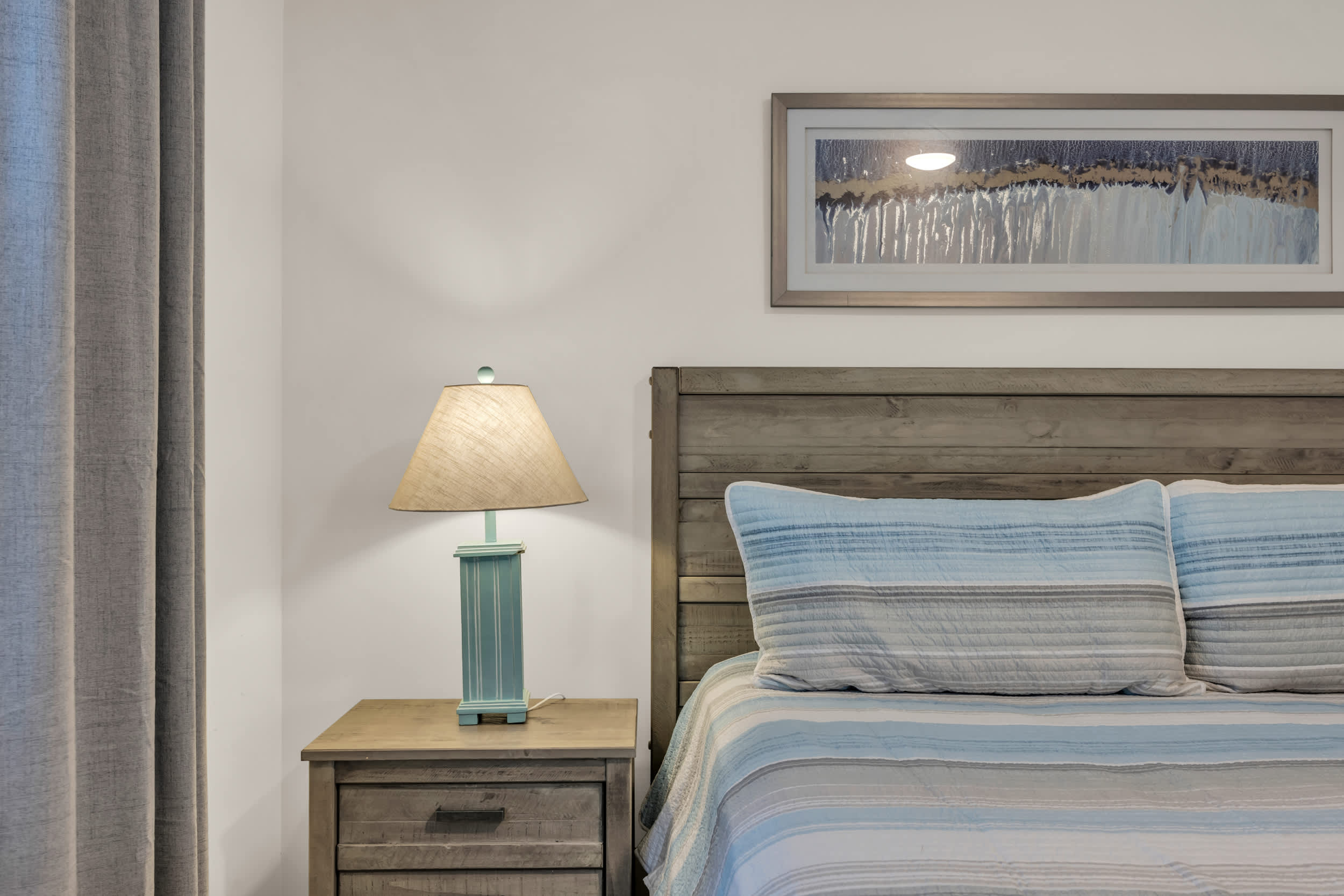 Cozy Pet Friendly Home Minutes to Beach
