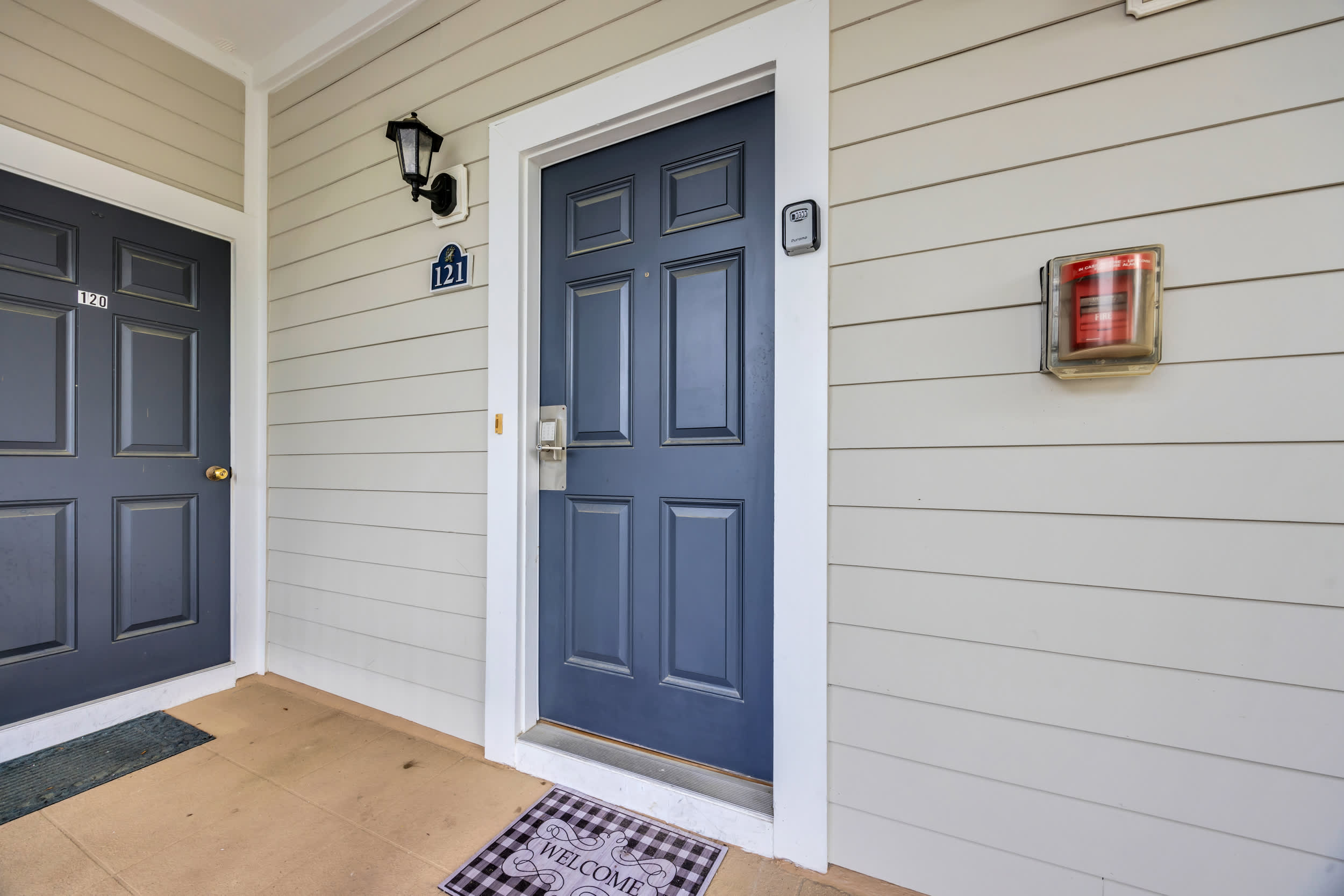 Cozy Pet Friendly Home Minutes to Beach