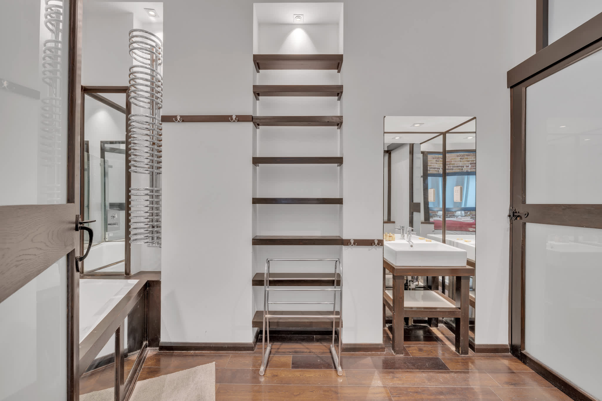 Superior 2 bedroom 2 bathrooms in Lyall Street SW1 - Property image 7 - VivreStays
