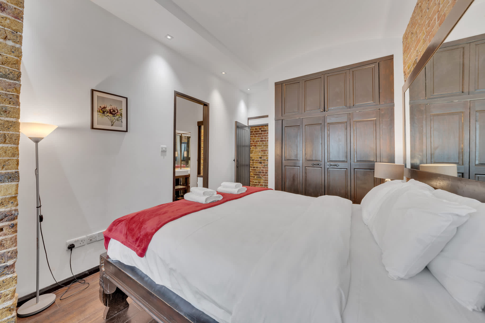 Superior 2 bedroom 2 bathrooms in Lyall Street SW1 - Property image 5 - VivreStays