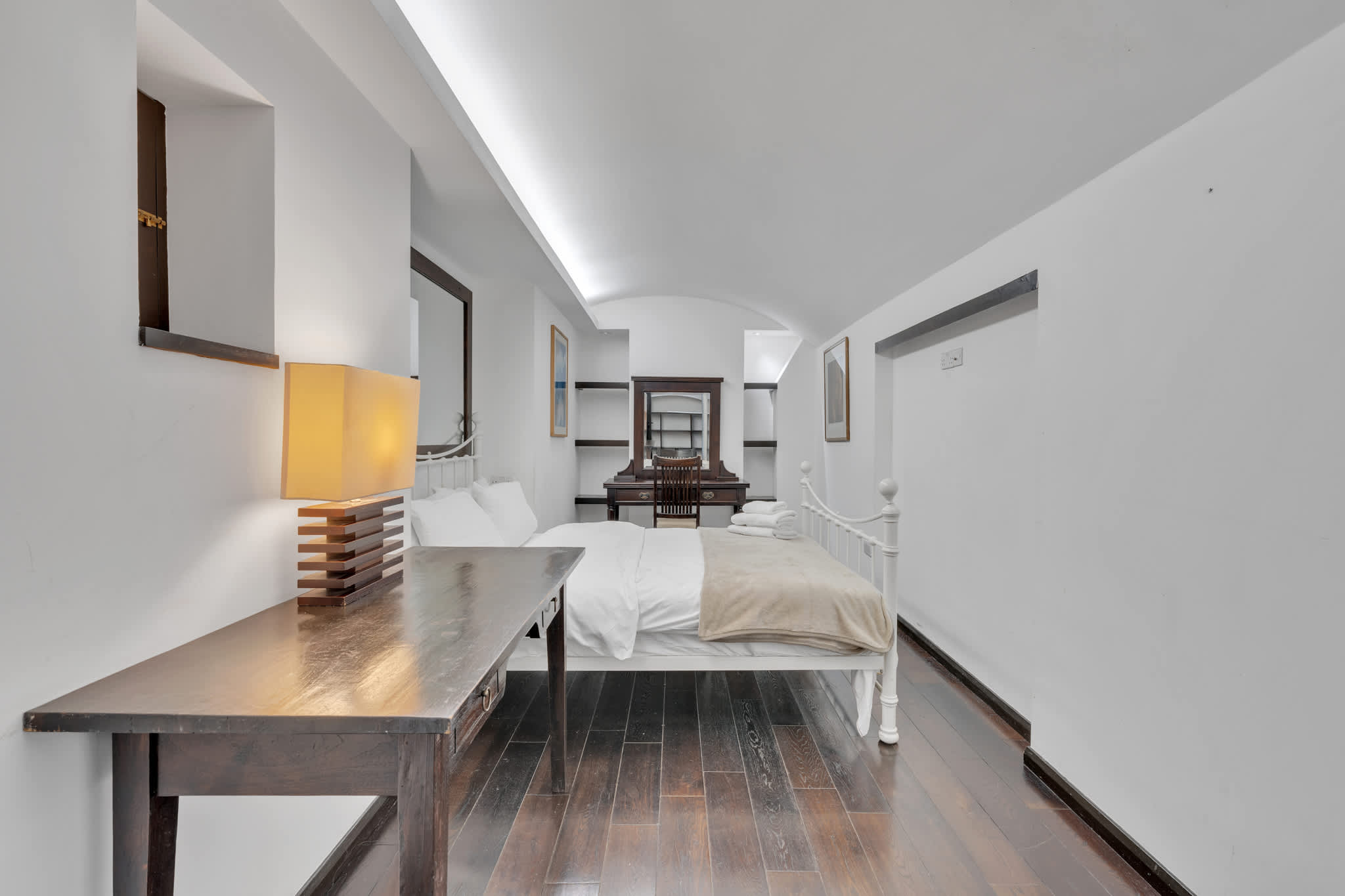 Superior 2 bedroom 2 bathrooms in Lyall Street SW1 - Property image 15 - VivreStays