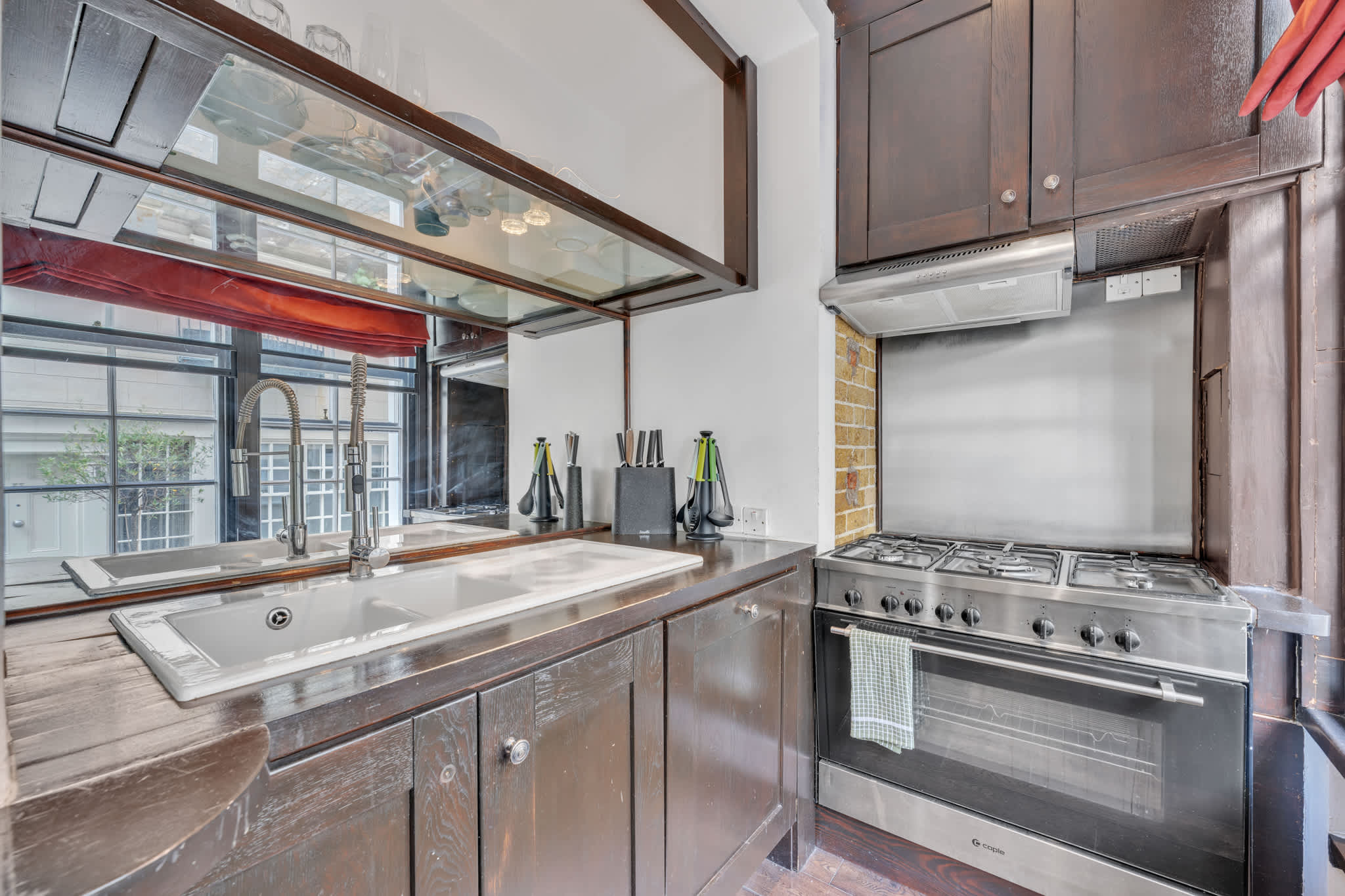 Superior 2 bedroom 2 bathrooms in Lyall Street SW1 - Property image 12 - VivreStays