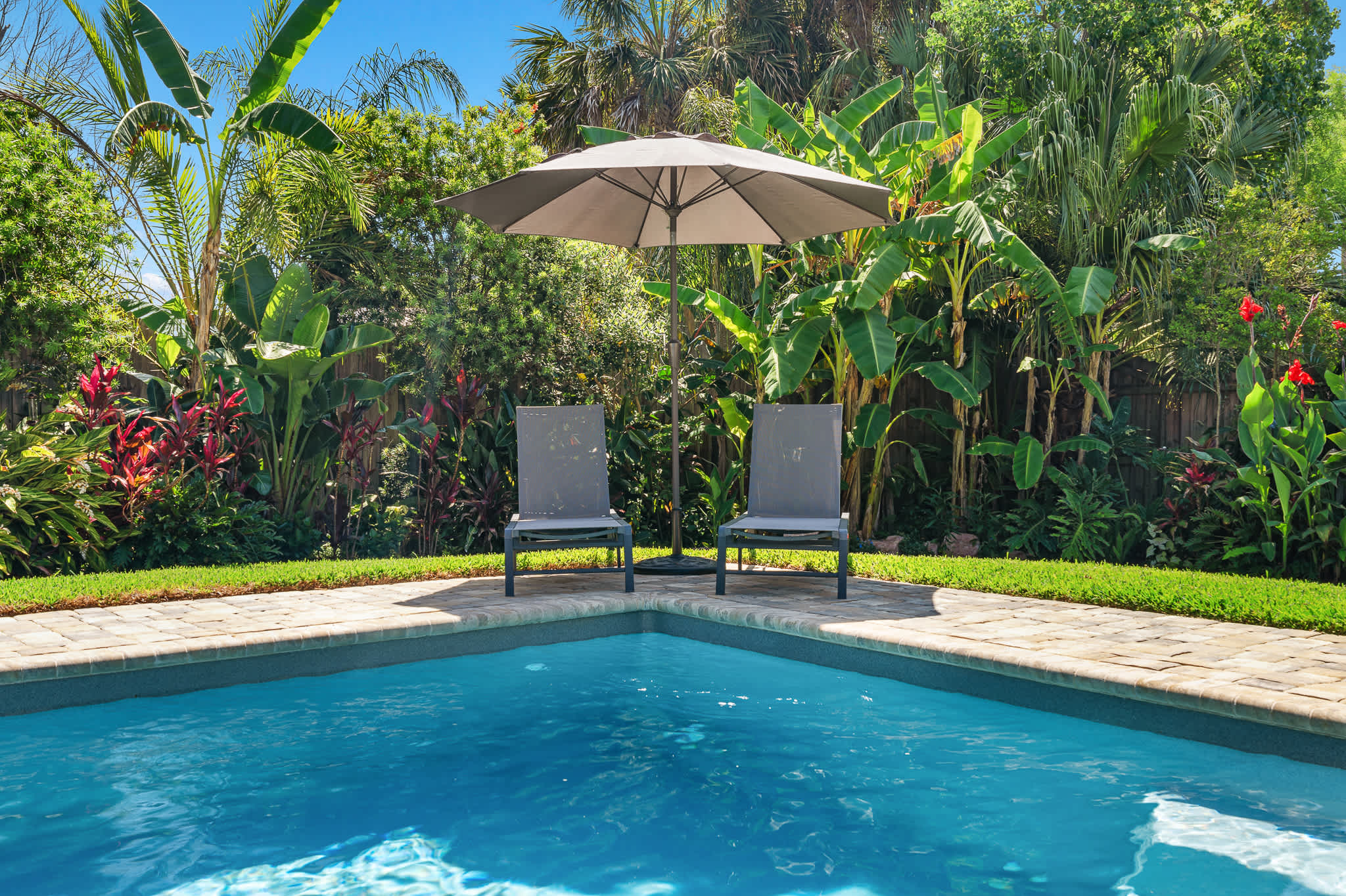 Tropic Bliss l Backyard Oasis l Mins to DNTN — St. Augustine, FL — vacation rental
