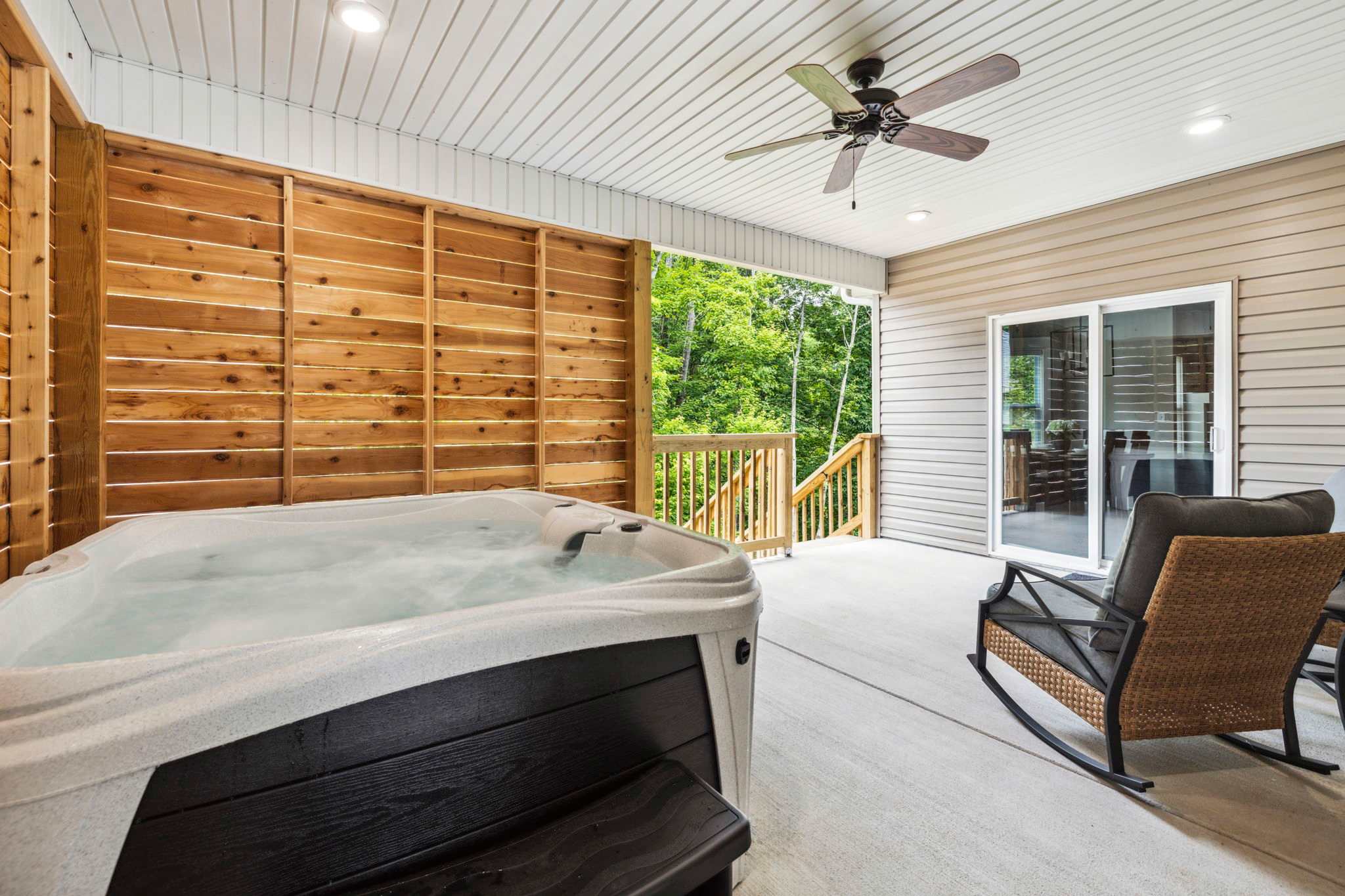 The Veloshire - 0.1 mi to MTB Trails-Hot Tub
