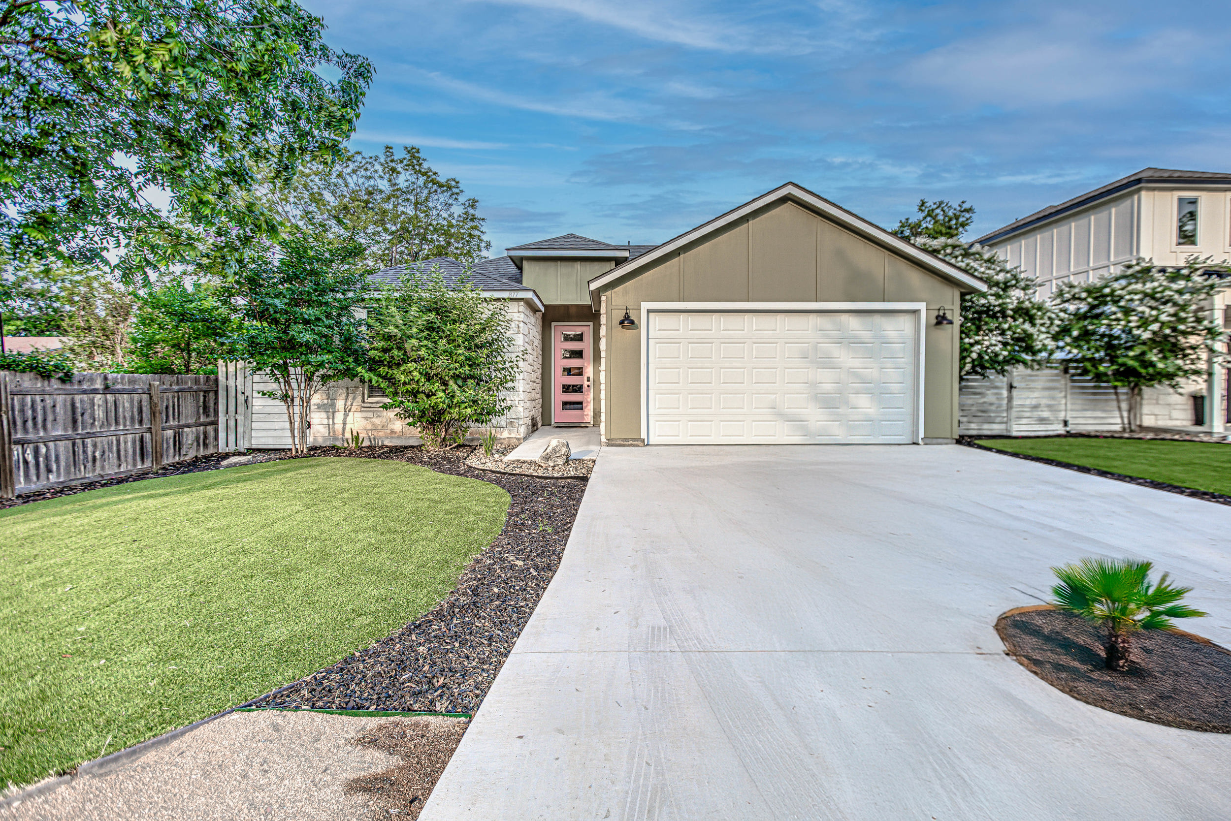 Lakin It Easy Beautiful Home for 8 w Firepit Near Lake LBJ
