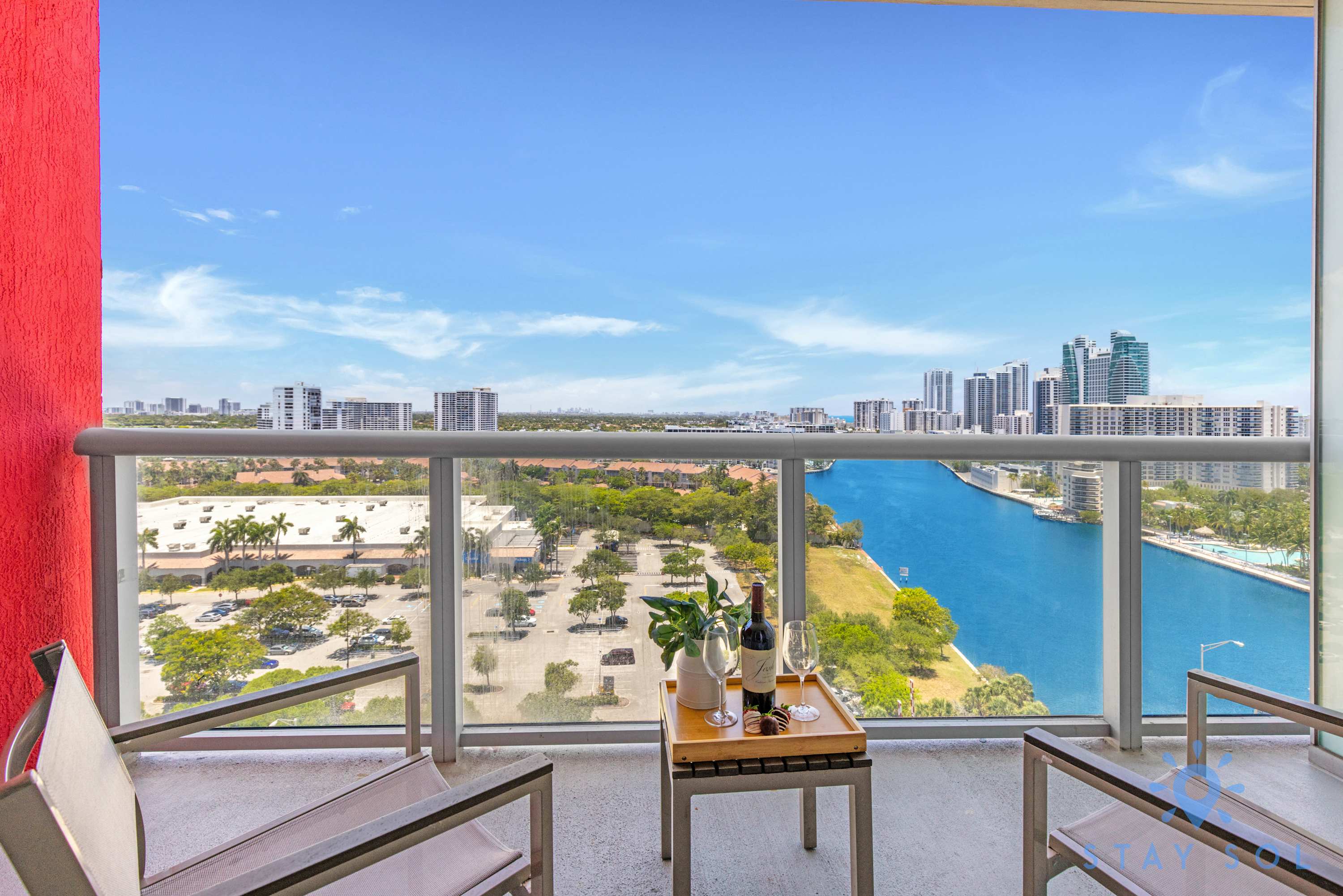 Stylish Studio | Resort Pool | Hallandale
