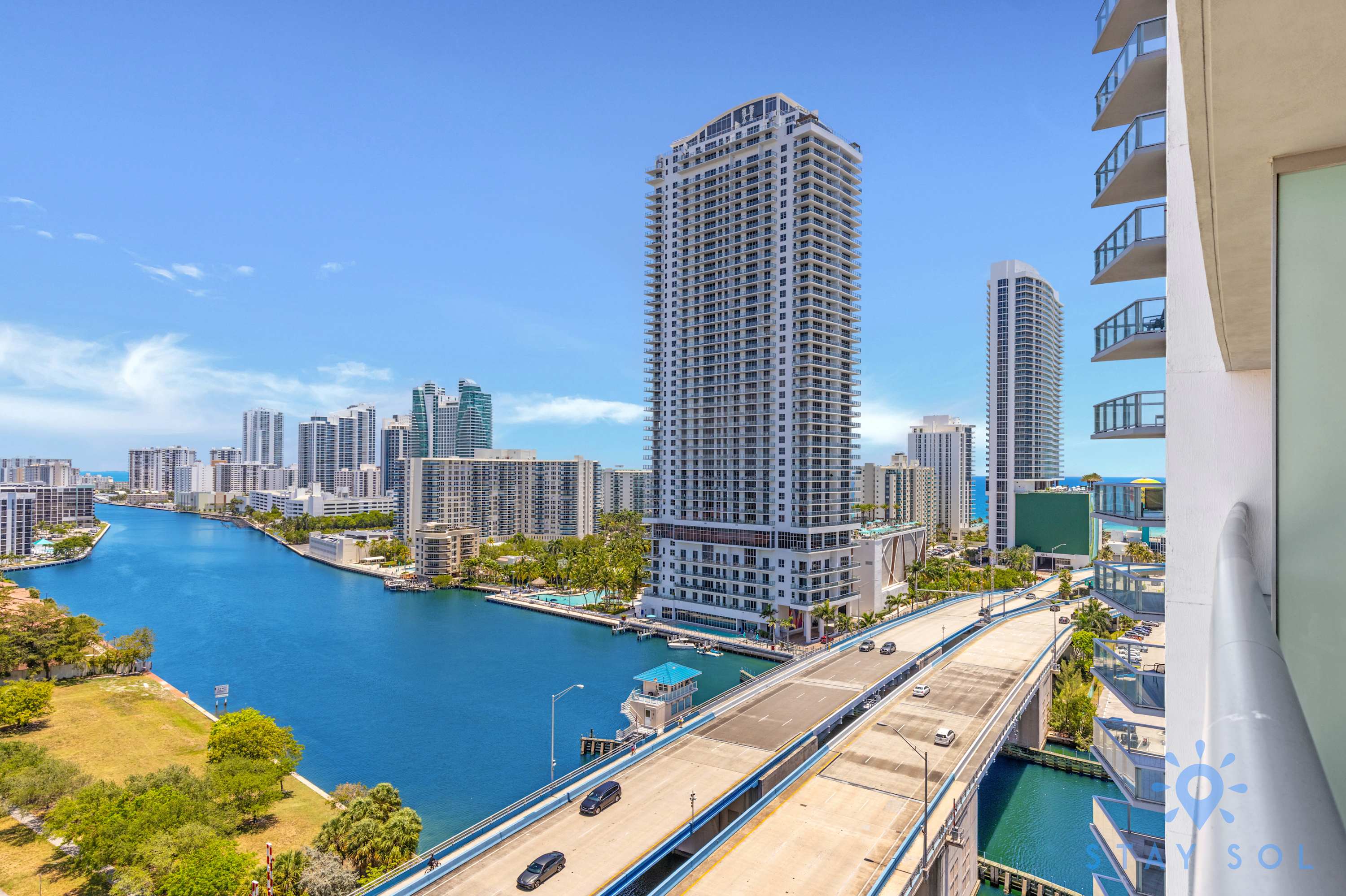 Stylish Studio | Resort Pool | Hallandale