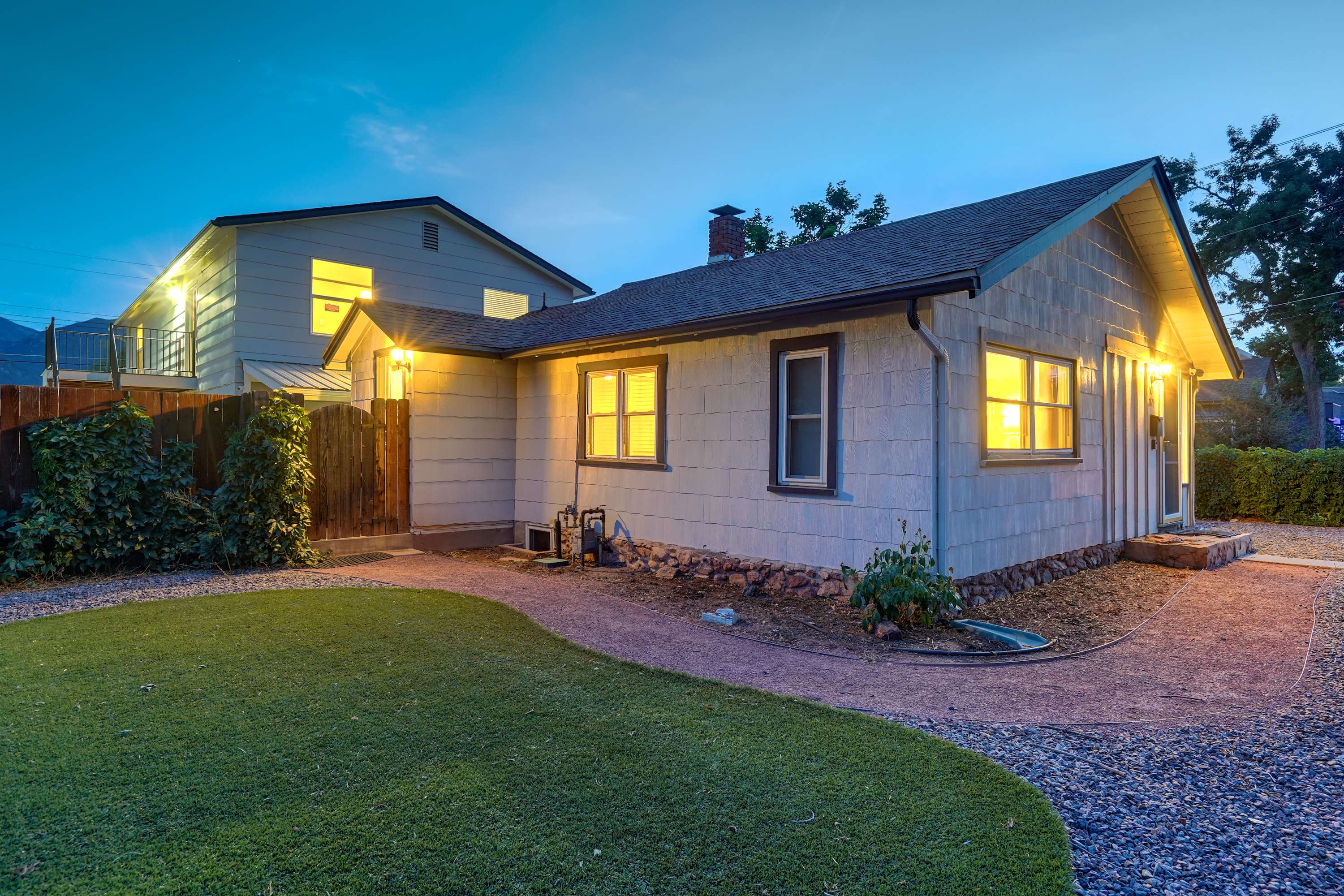 Vermijo Cottage! Cozy Retreat Near OCC & Downtown — Colorado Springs, CO — vacation rental