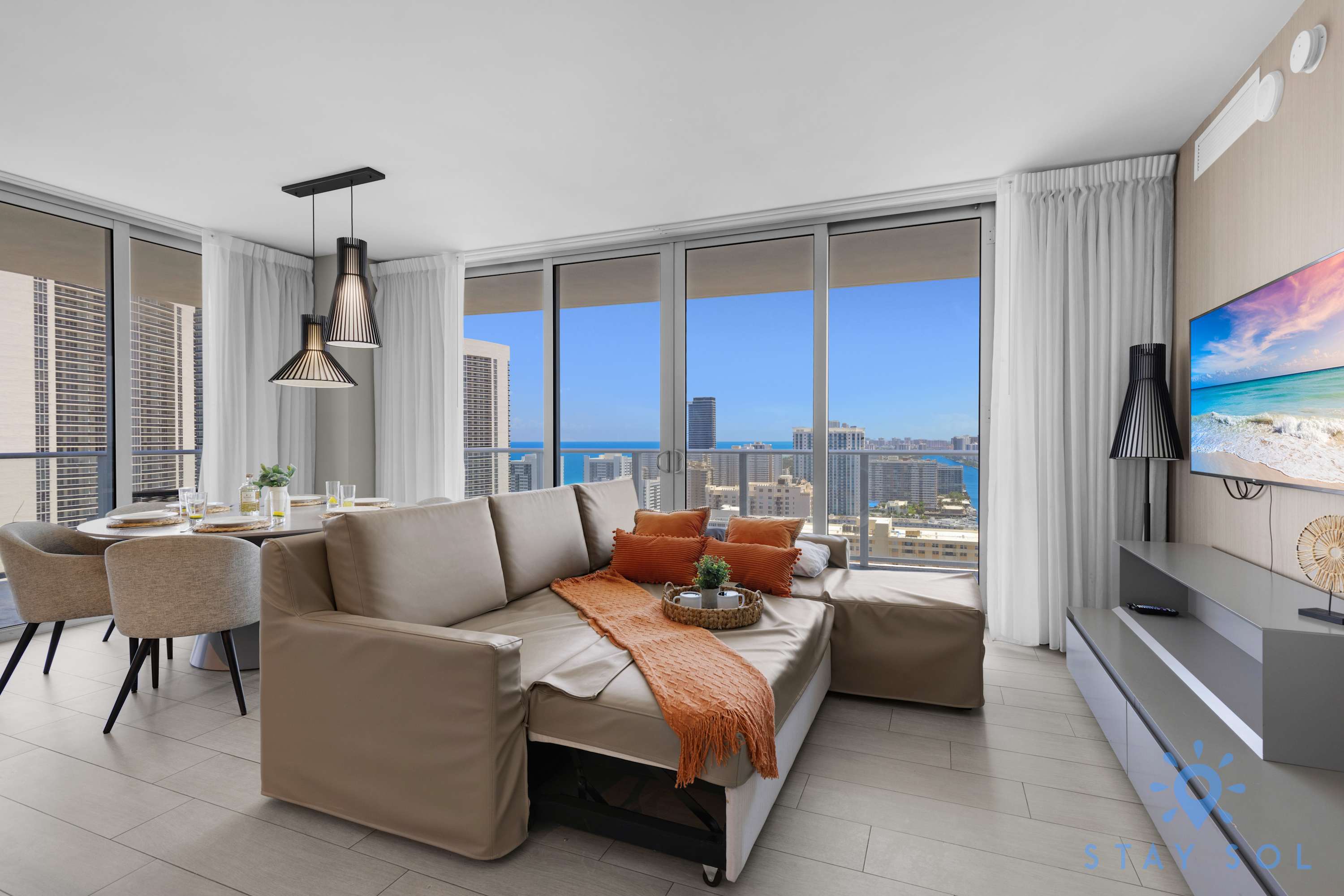 Wrap Around Balcony: Insane Views+ Amazing Pools - Picture 24