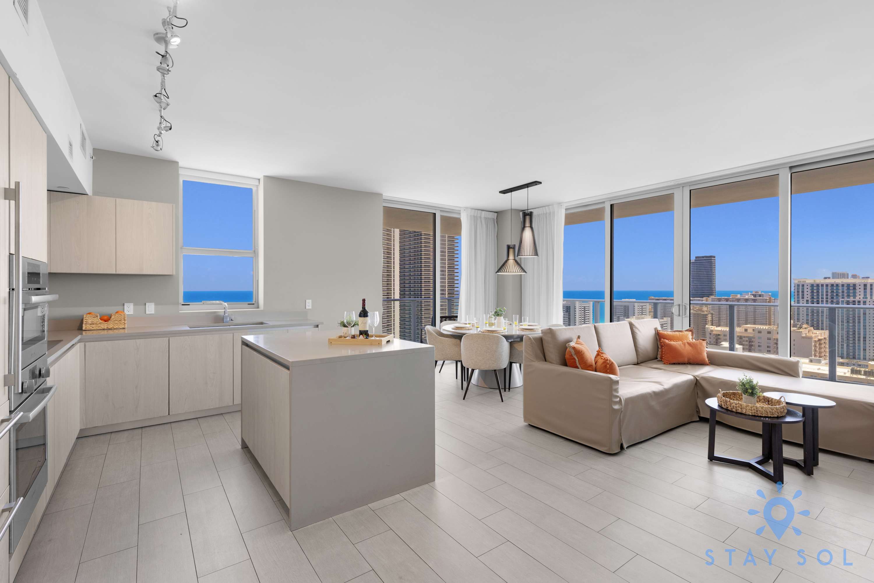 Wrap Around Balcony: Insane Views+ Amazing Pools - Picture 13