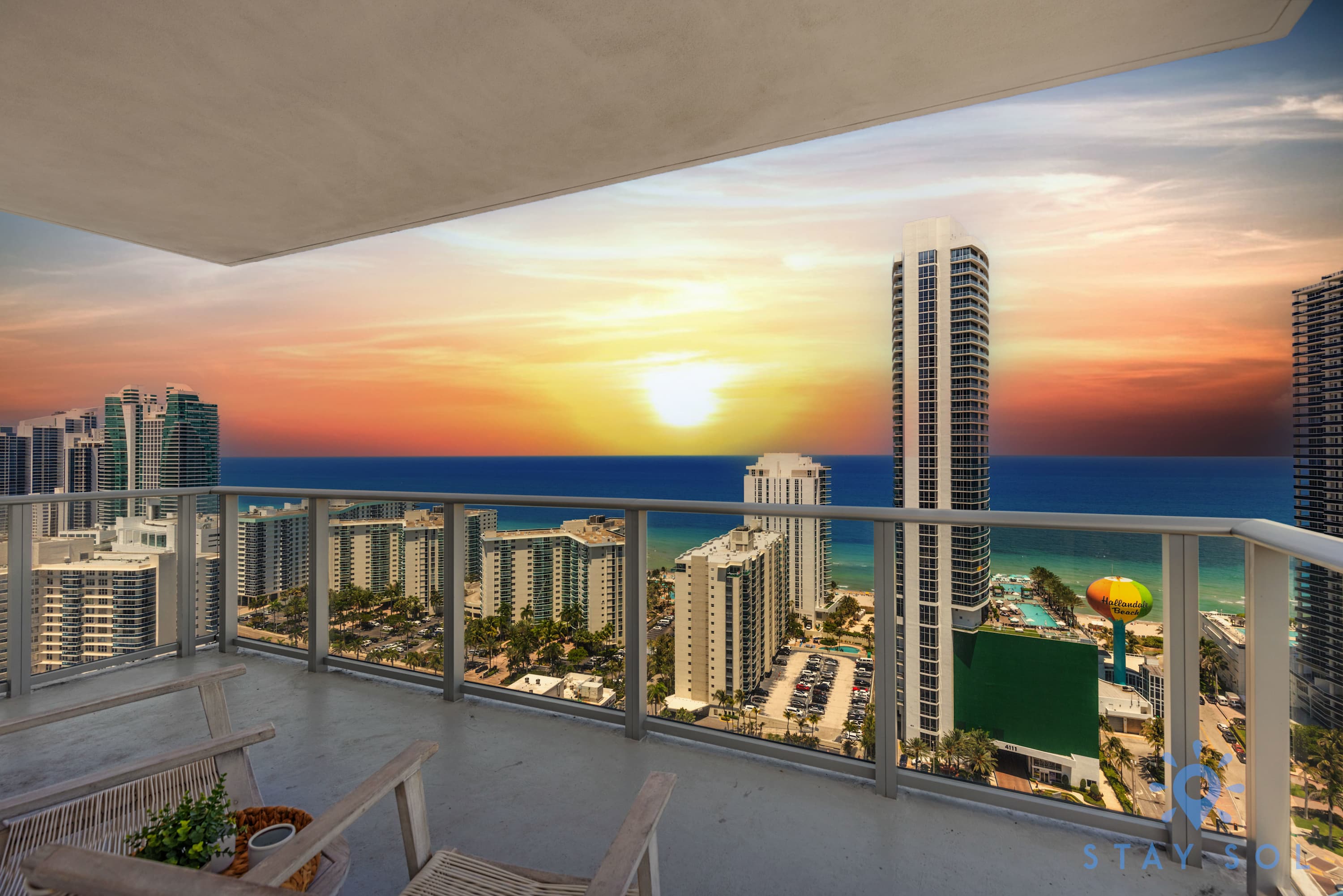 Wrap Around Balcony: Insane Views+ Amazing Pools — Hollywood, FL — vacation rental