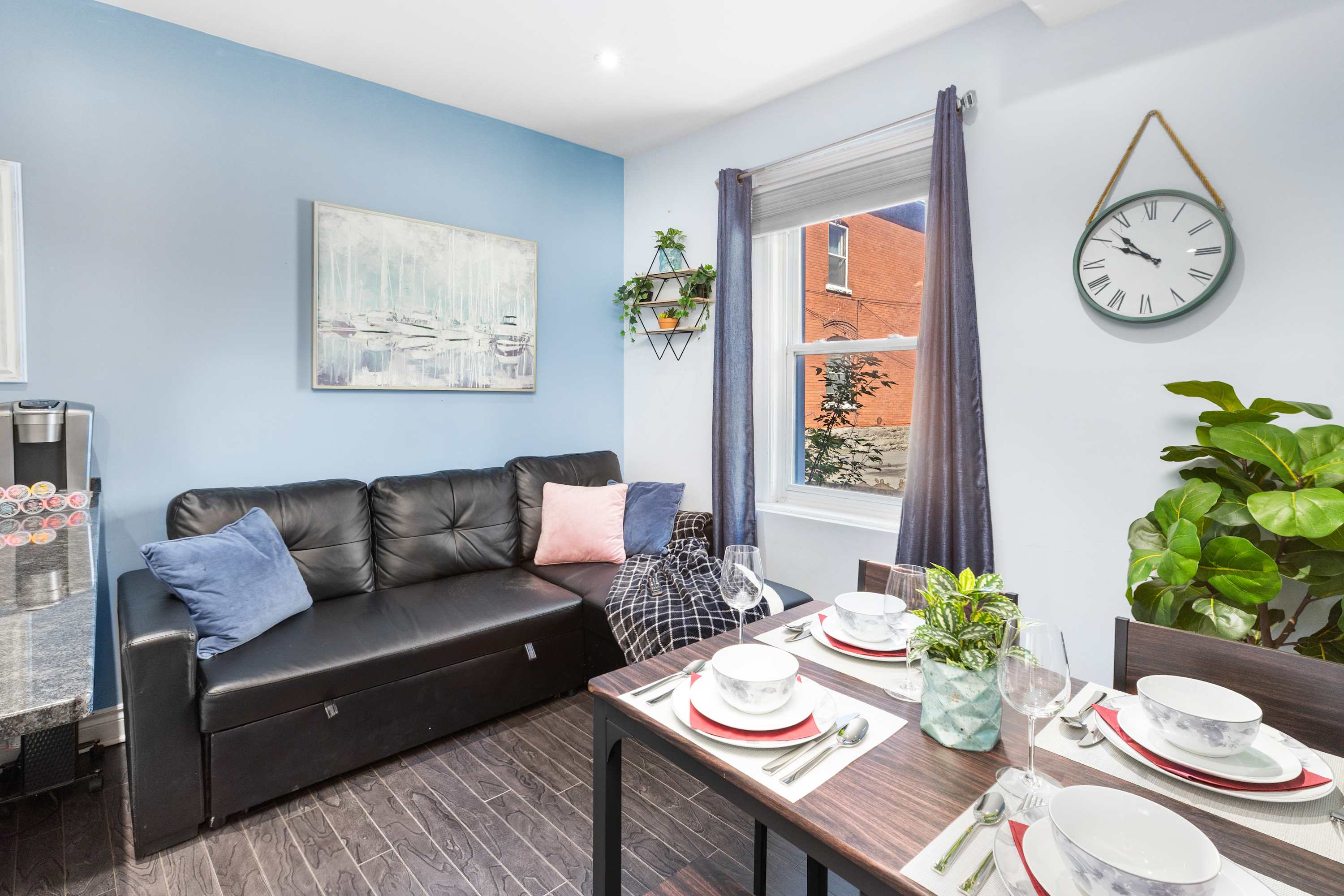 Chic 1BR Retreat Near Ottawa s Downtown