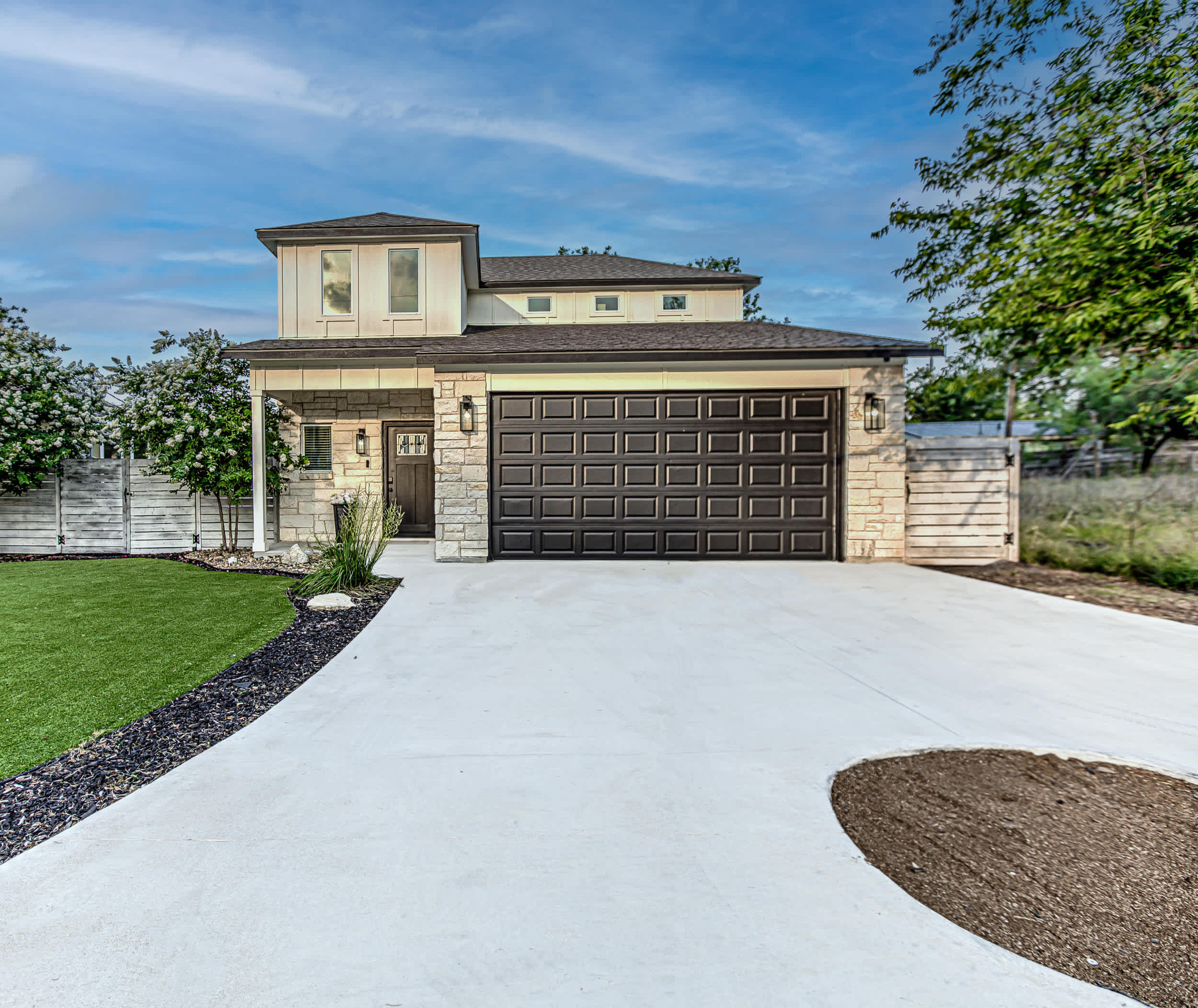 Lakin It Easier Home for 6 Ideal for Exploring Texas Hill Country
