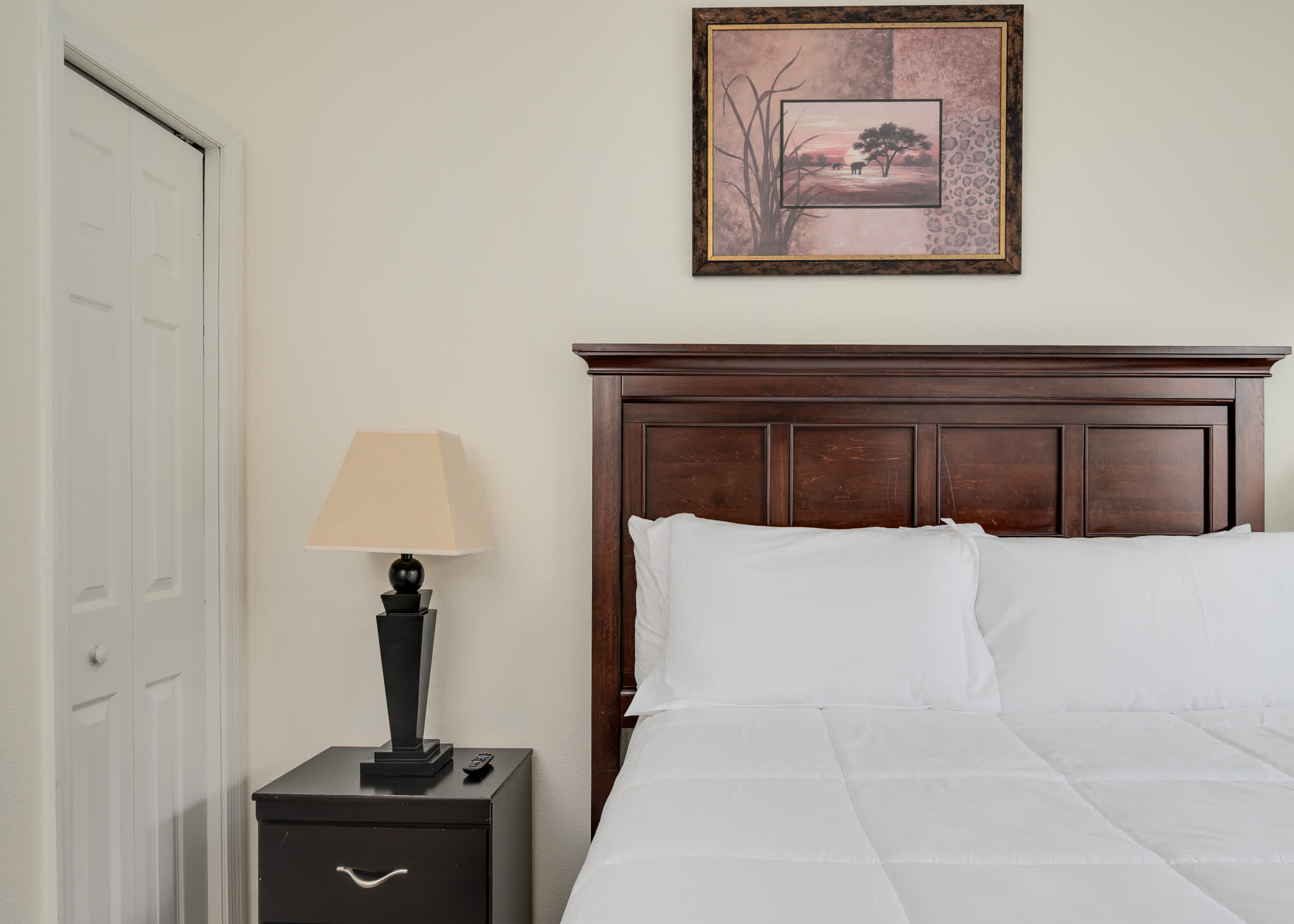 Townhouse w/large kitchen & covered patio