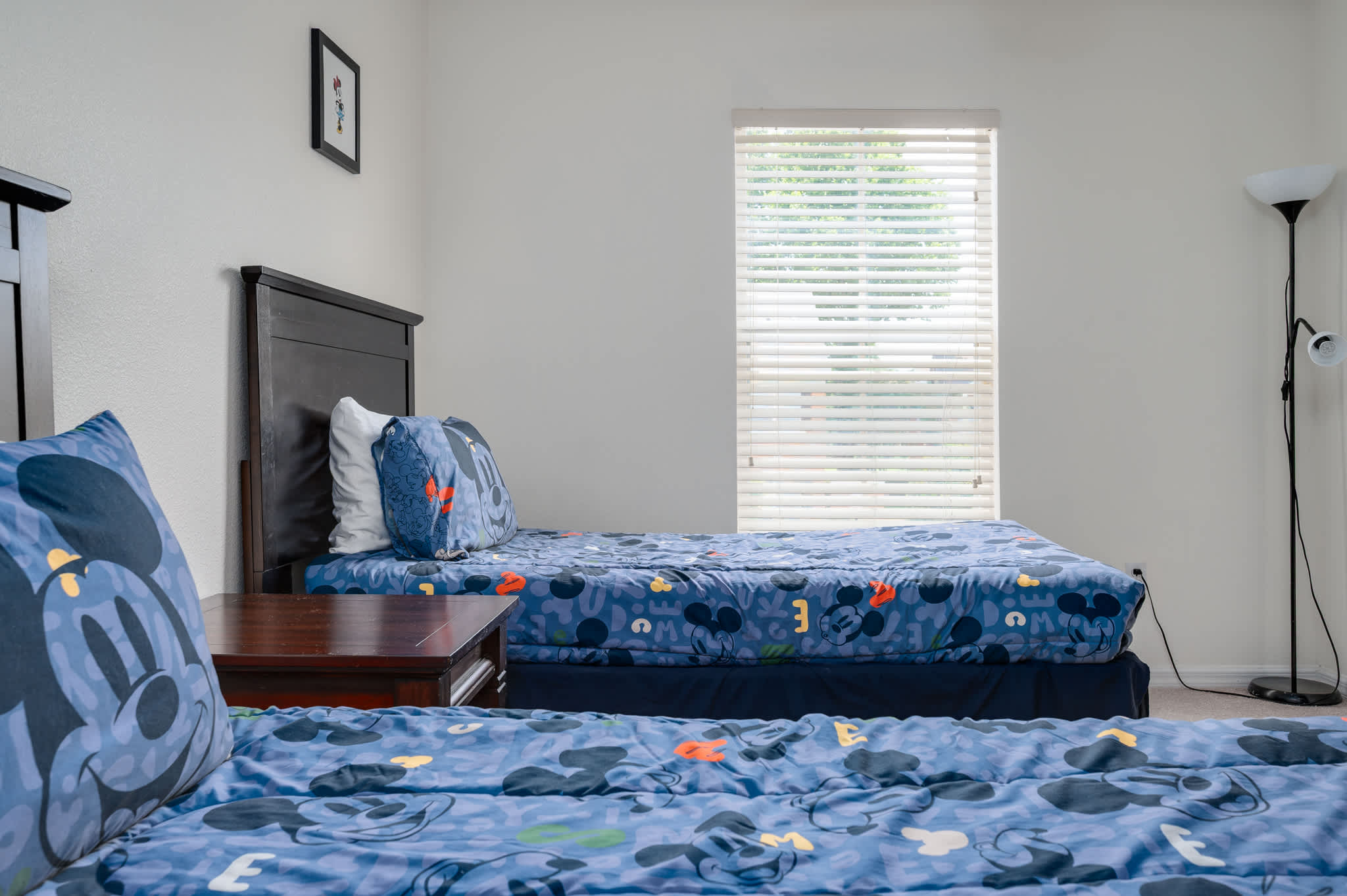 Townhouse w/large kitchen & covered patio