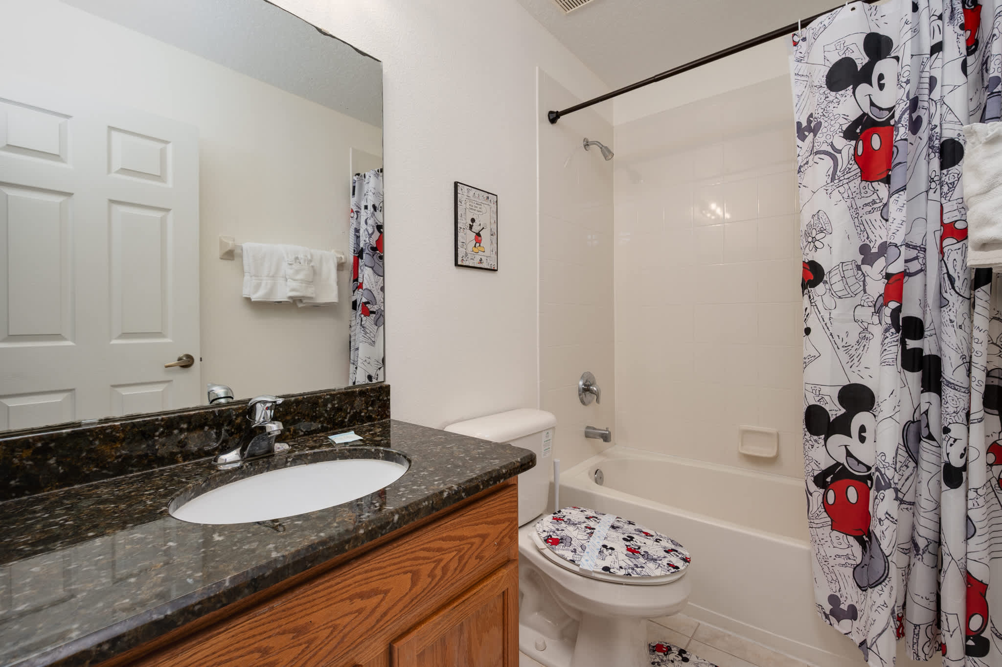 Townhouse w/large kitchen & covered patio