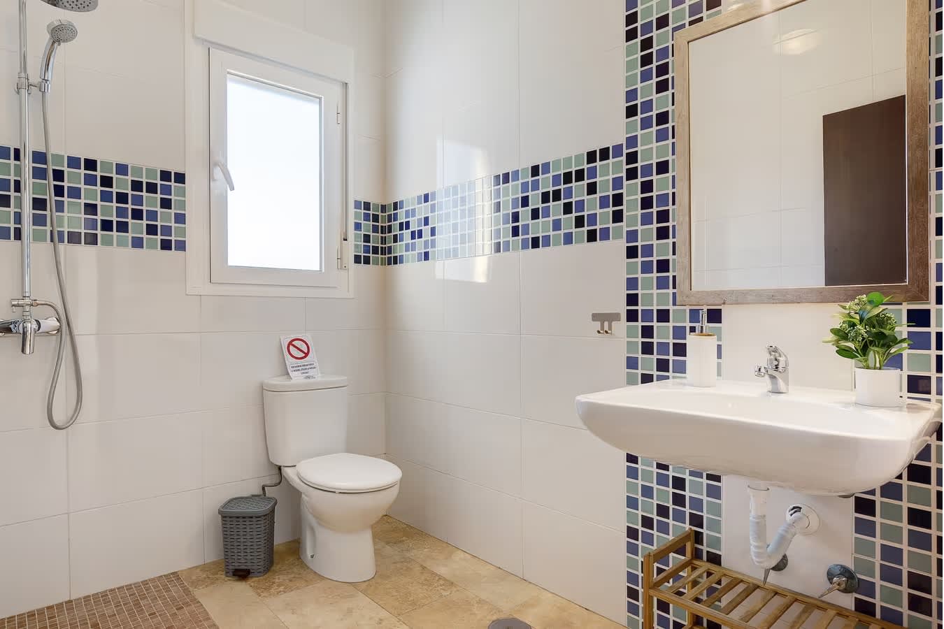 Villa con piscina privada, terraza y Wi-Fi - image 13