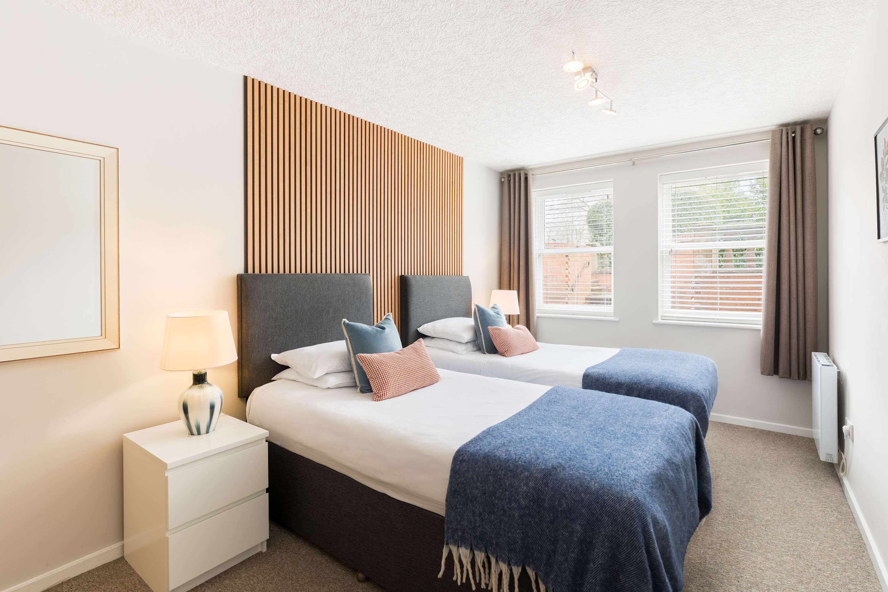 Modern | 2 Bed | Chestnut Court Leamington Spa in Chestnut Court, 4 Guys Cliffe Avenue CV32 6LY - Property image 15 - VivreStays