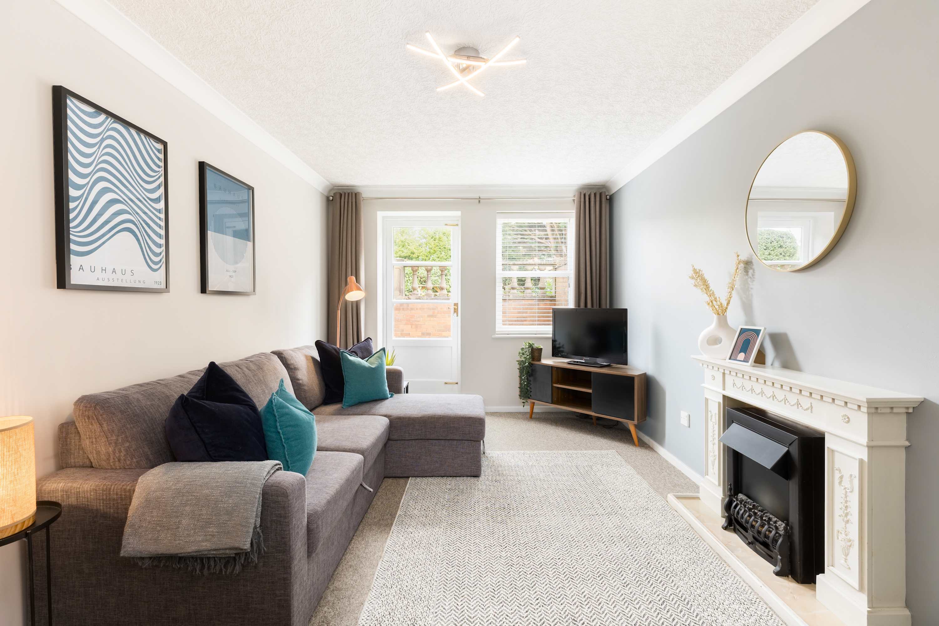 Modern | 2 Bed | Chestnut Court Leamington Spa in Chestnut Court, 4 Guys Cliffe Avenue CV32 6LY - Property image 10 - VivreStays