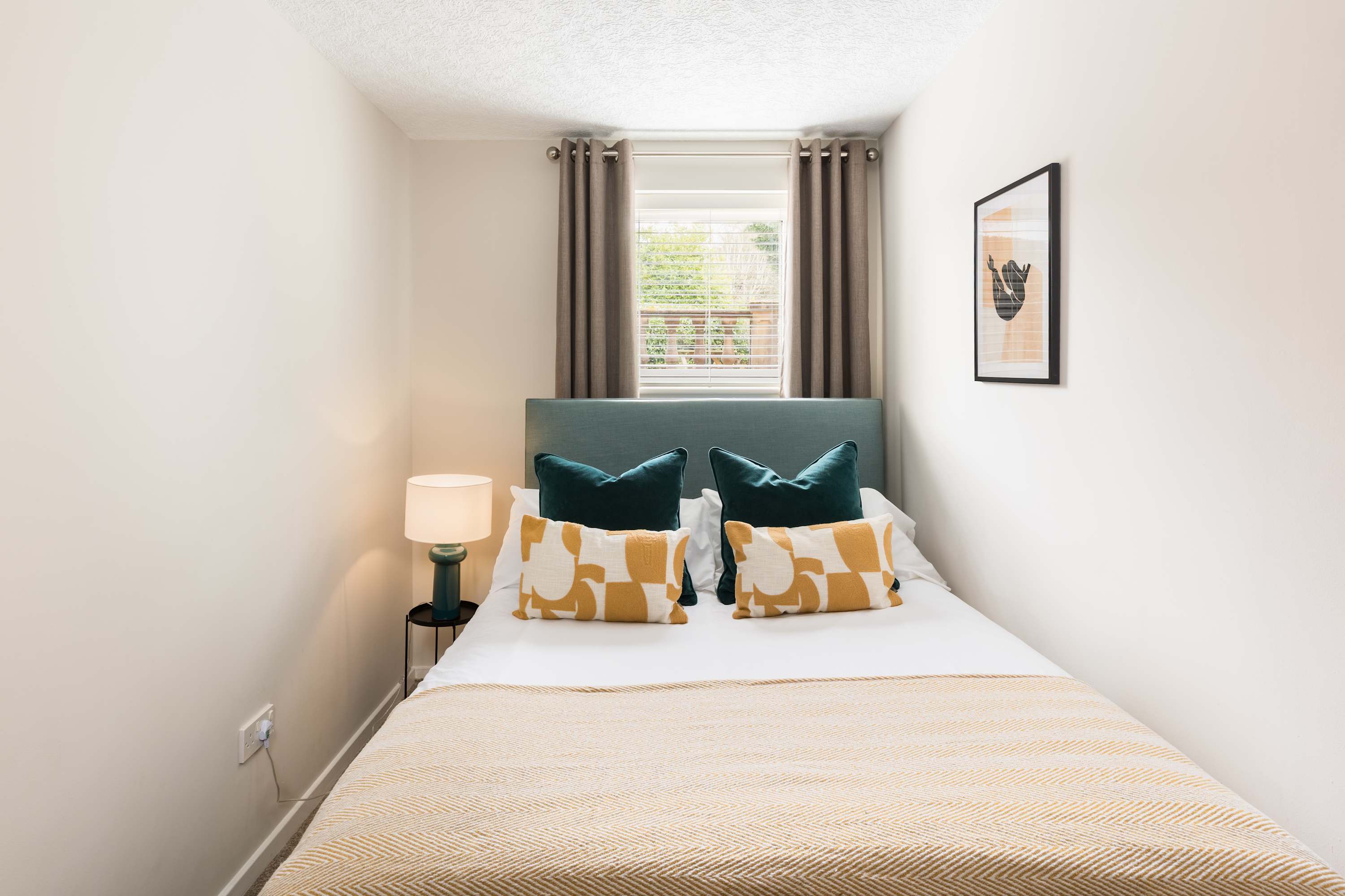 Modern | 2 Bed | Chestnut Court Leamington Spa in Chestnut Court, 4 Guys Cliffe Avenue CV32 6LY - Property image 11 - VivreStays