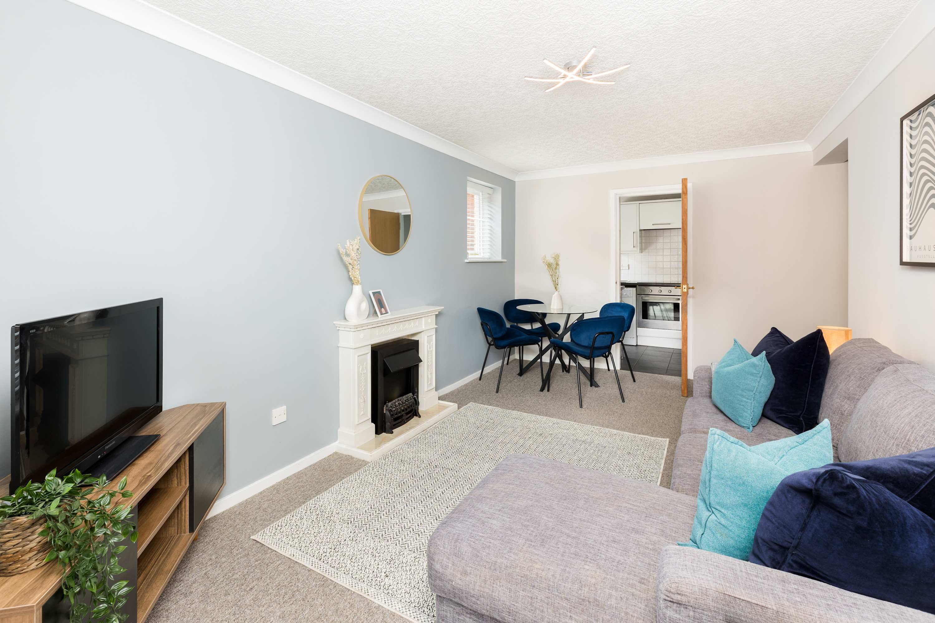 Modern | 2 Bed | Chestnut Court Leamington Spa in Chestnut Court, 4 Guys Cliffe Avenue CV32 6LY - Property image 22 - VivreStays