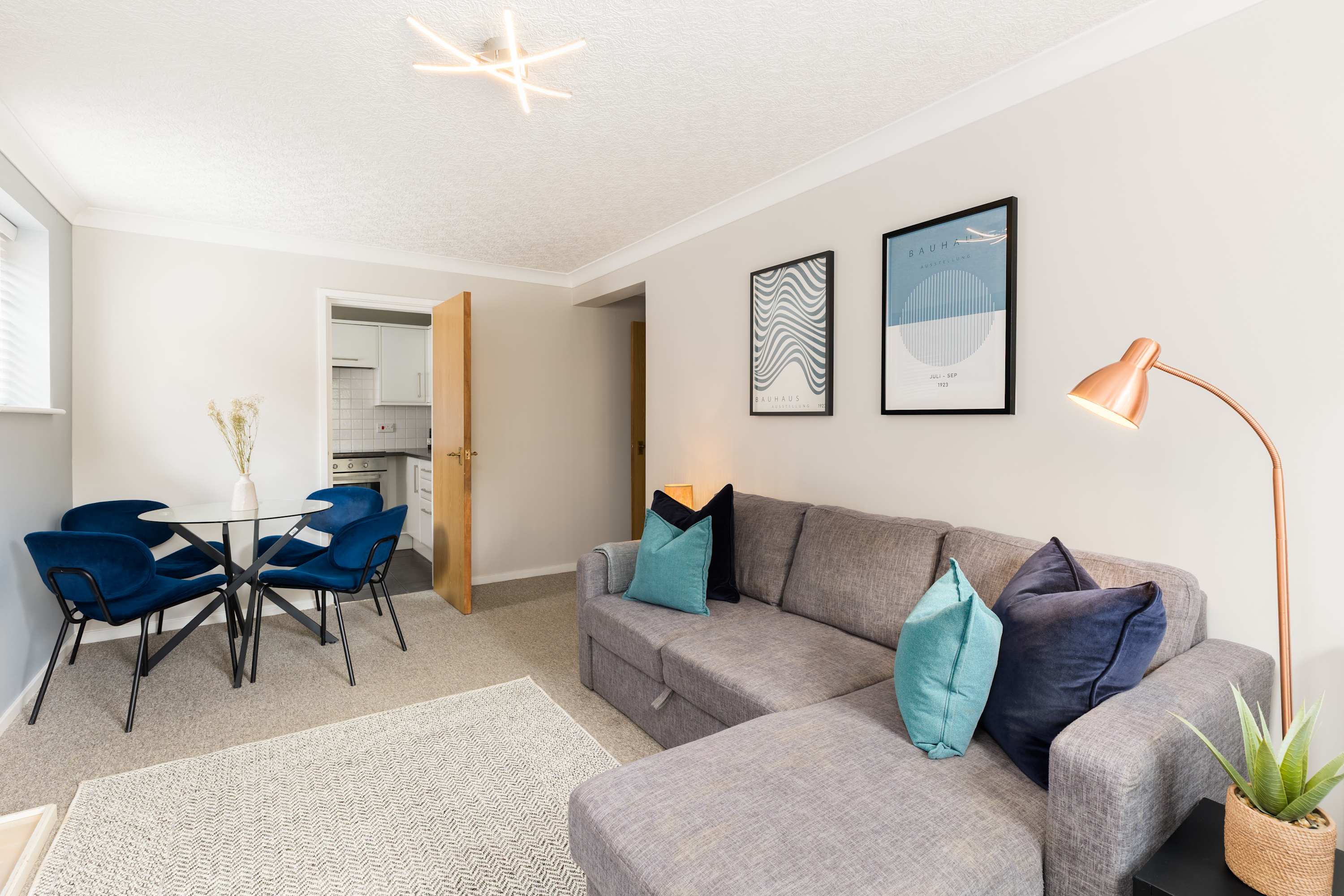 Modern | 2 Bed | Chestnut Court Leamington Spa in Chestnut Court, 4 Guys Cliffe Avenue CV32 6LY - Property image 23 - VivreStays