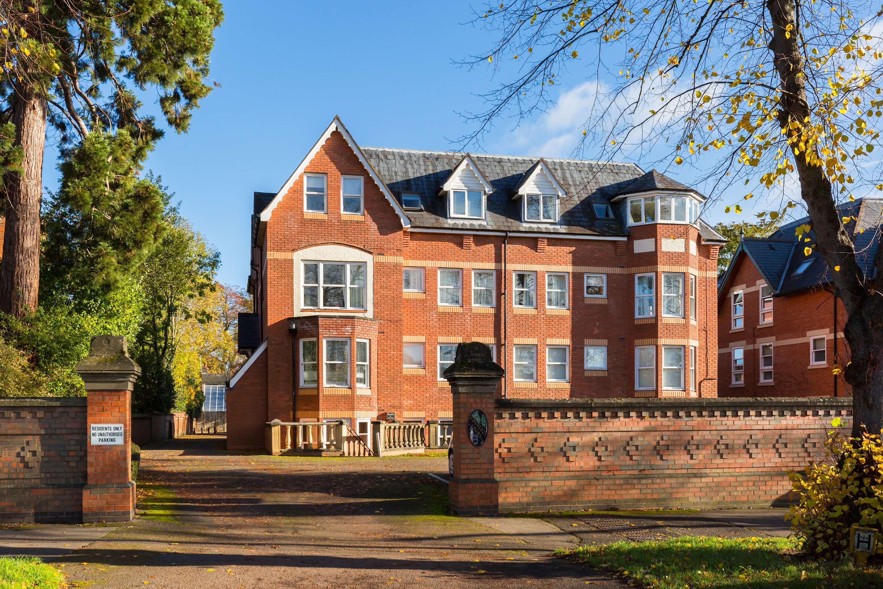 Modern | 2 Bed | Chestnut Court Leamington Spa in Chestnut Court, 4 Guys Cliffe Avenue CV32 6LY - Property image 27 - VivreStays