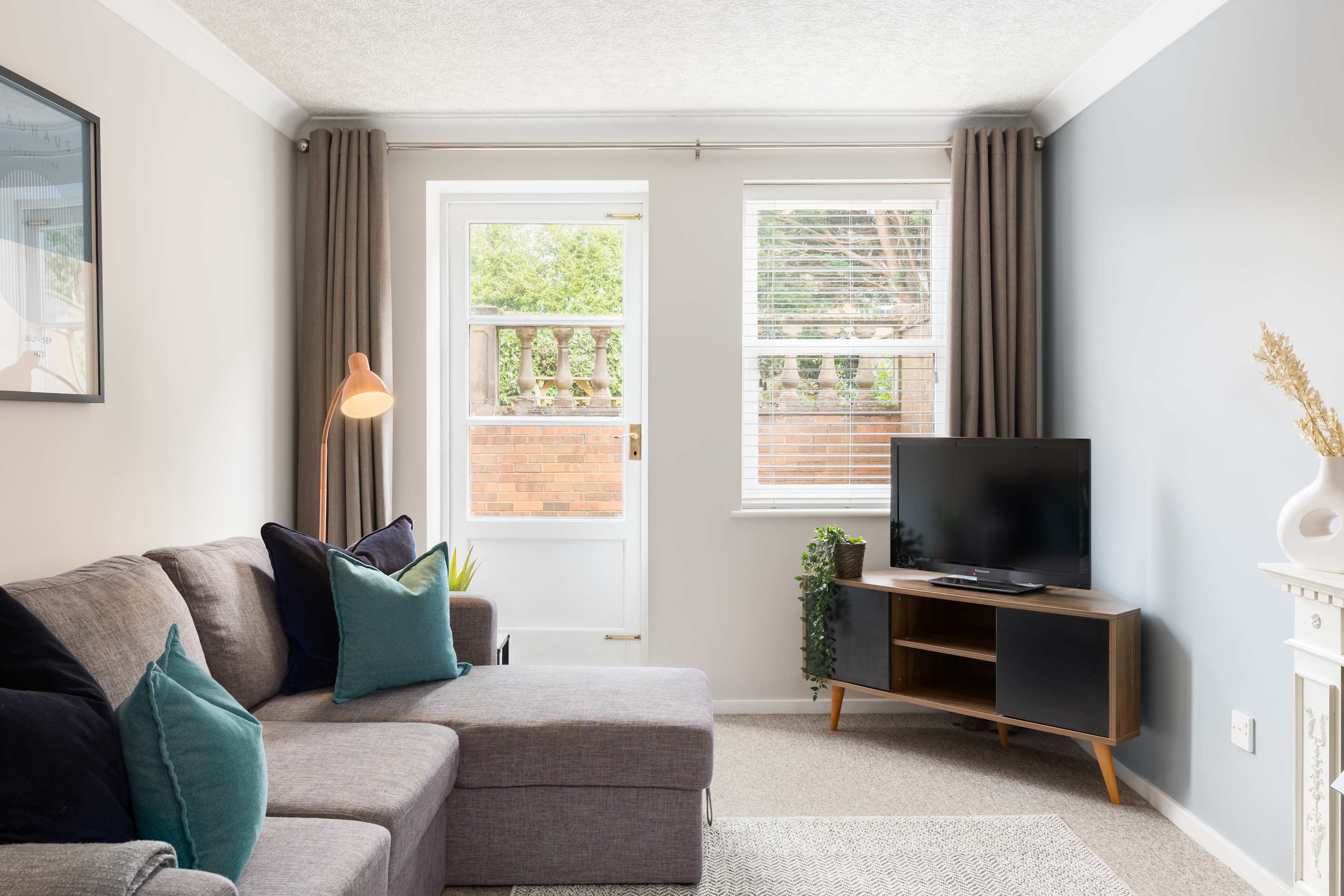 Modern | 2 Bed | Chestnut Court Leamington Spa in Chestnut Court, 4 Guys Cliffe Avenue CV32 6LY - Property image 12 - VivreStays