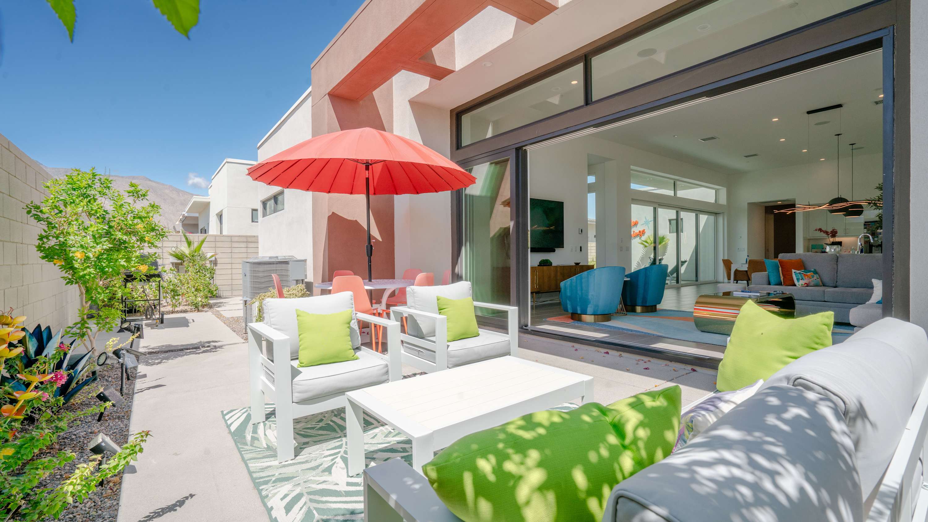 P S Chic Escape